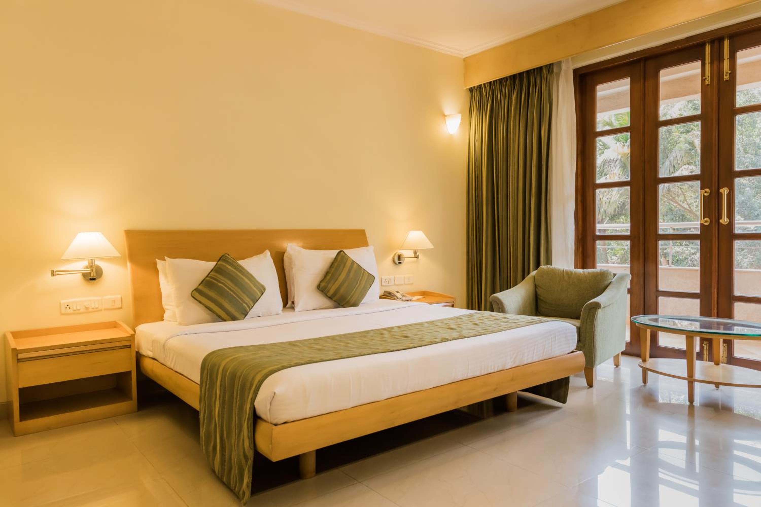 Deluxe Double or Twin Room (Complimentary welcome drink on arrival ) - Photo 1