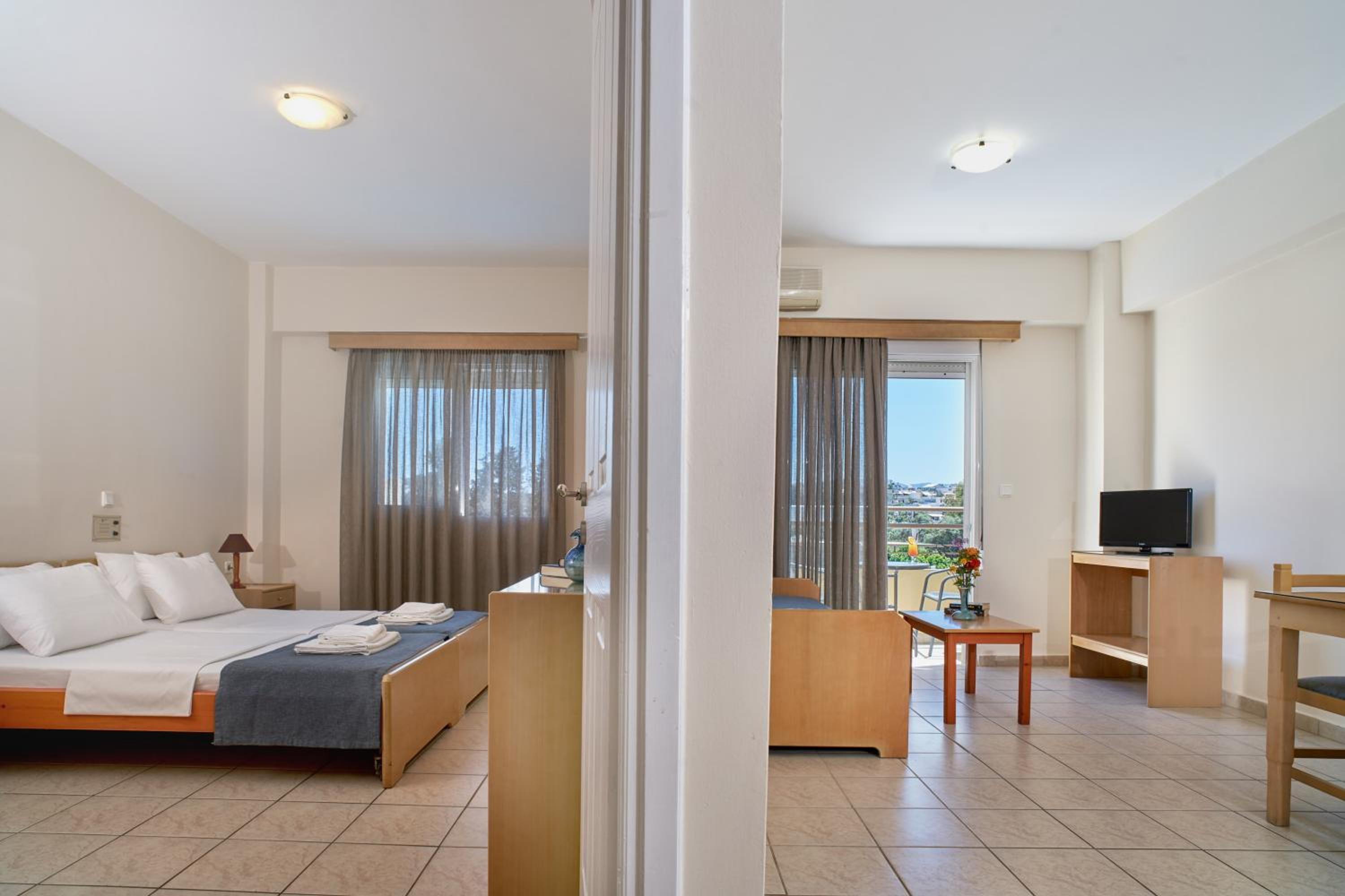 One-Bedroom Apartment (3 Adults) photo 1