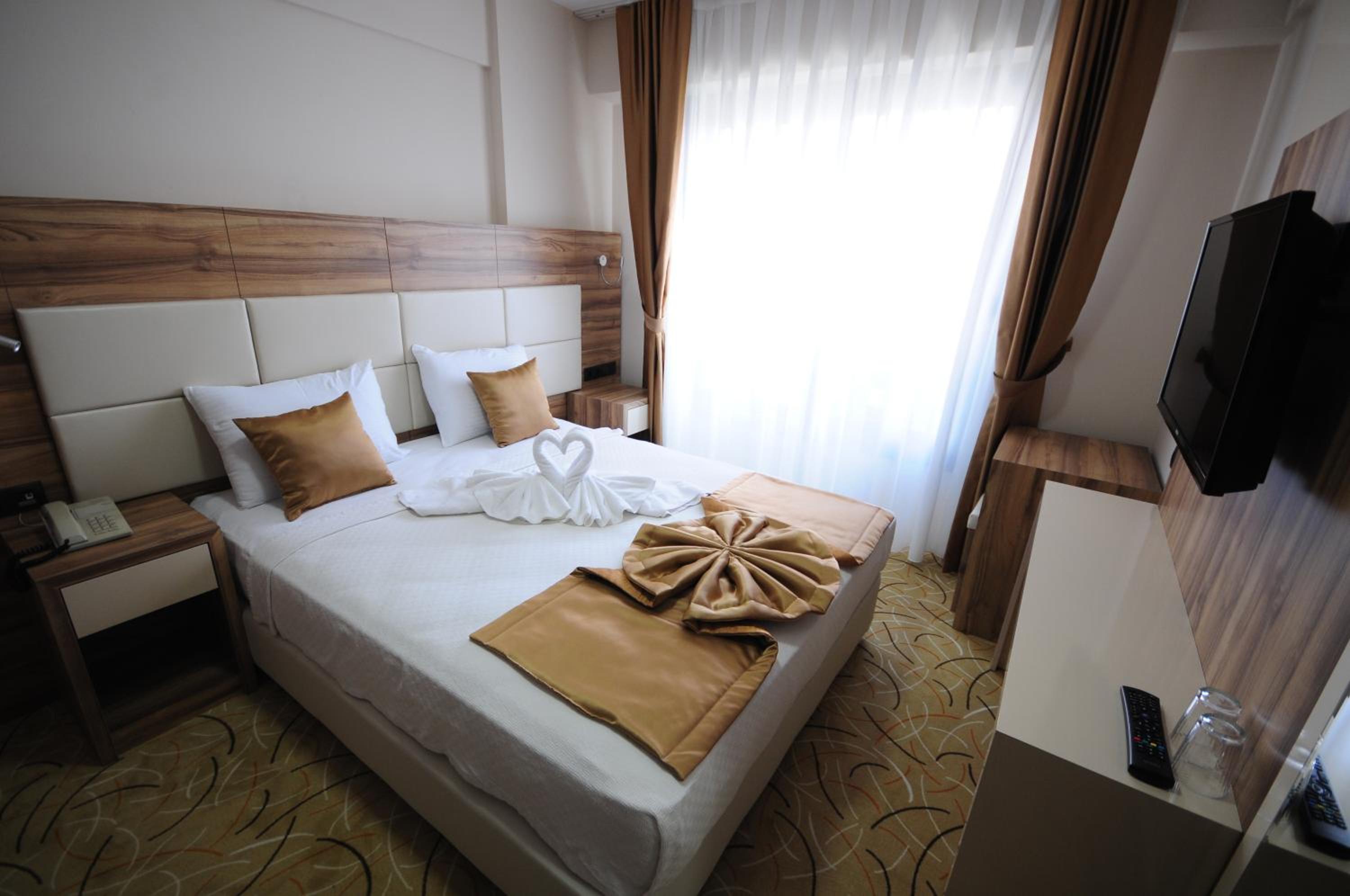 Standard Double Room - Photo 3
