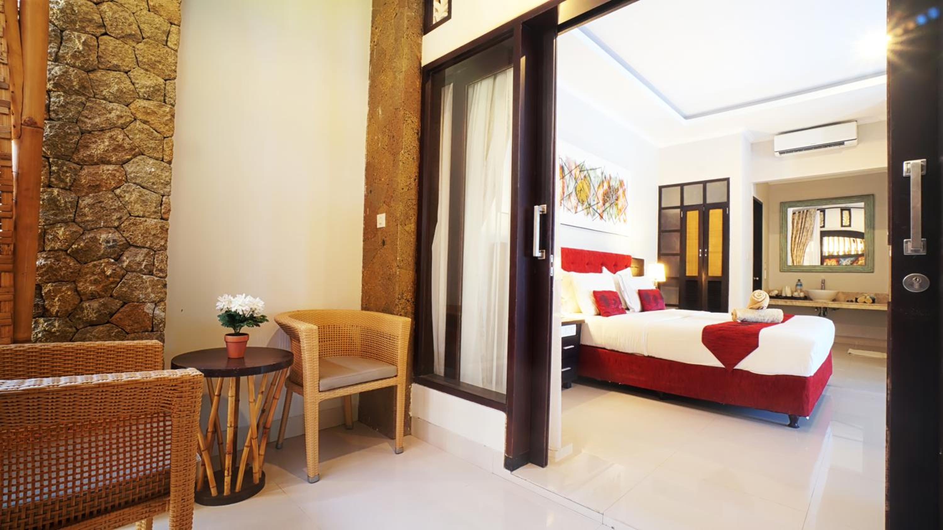 Deluxe Double or Twin Room - Photo 7
