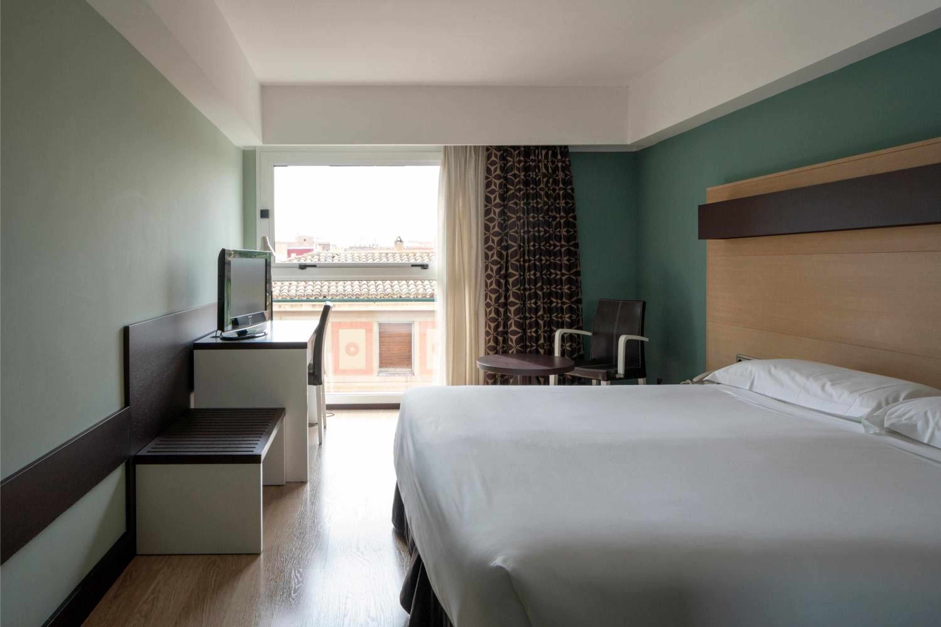 Twin Room - Photo 2
