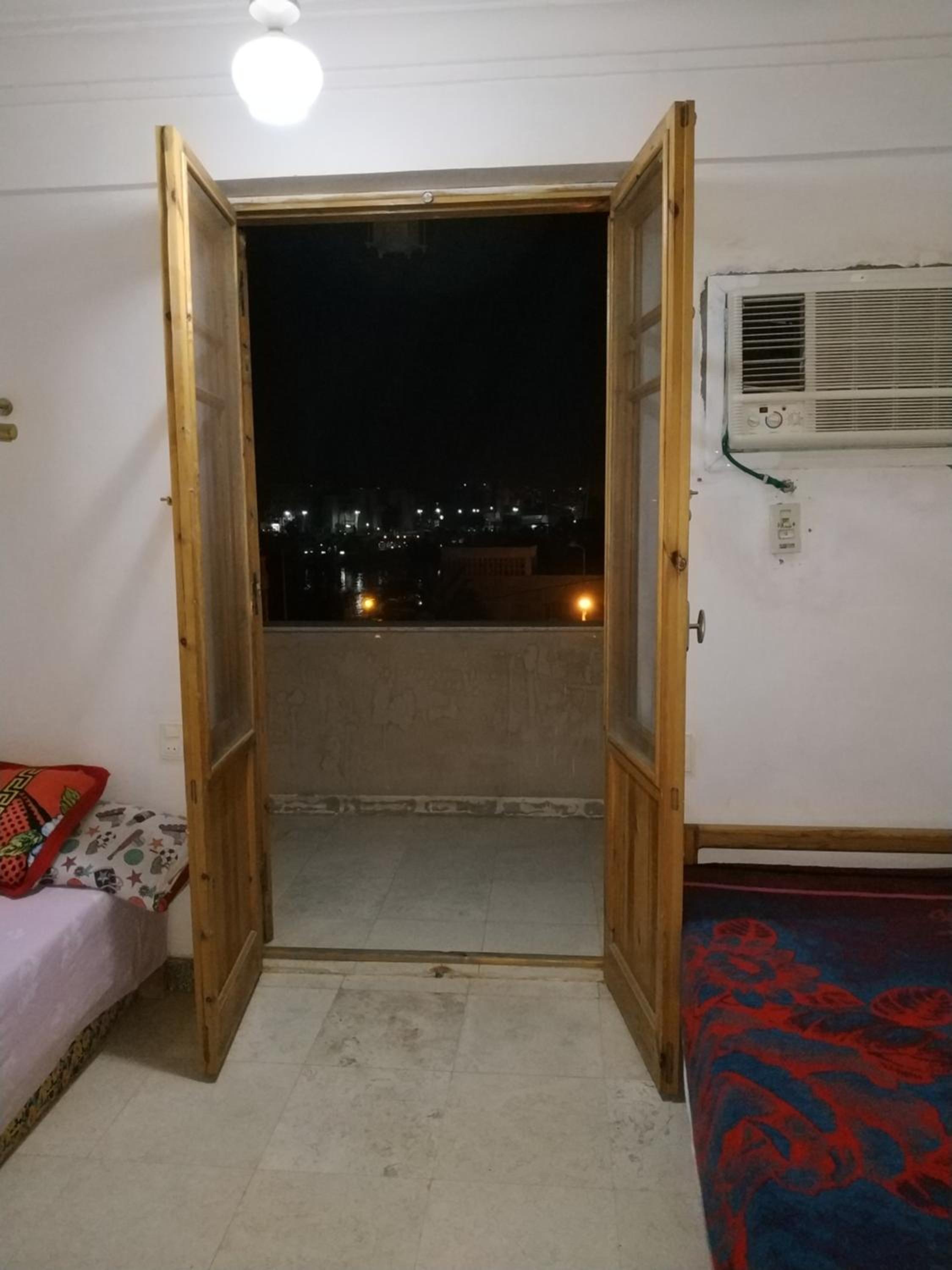 Twin Room with Private Bathroom - Photo 7