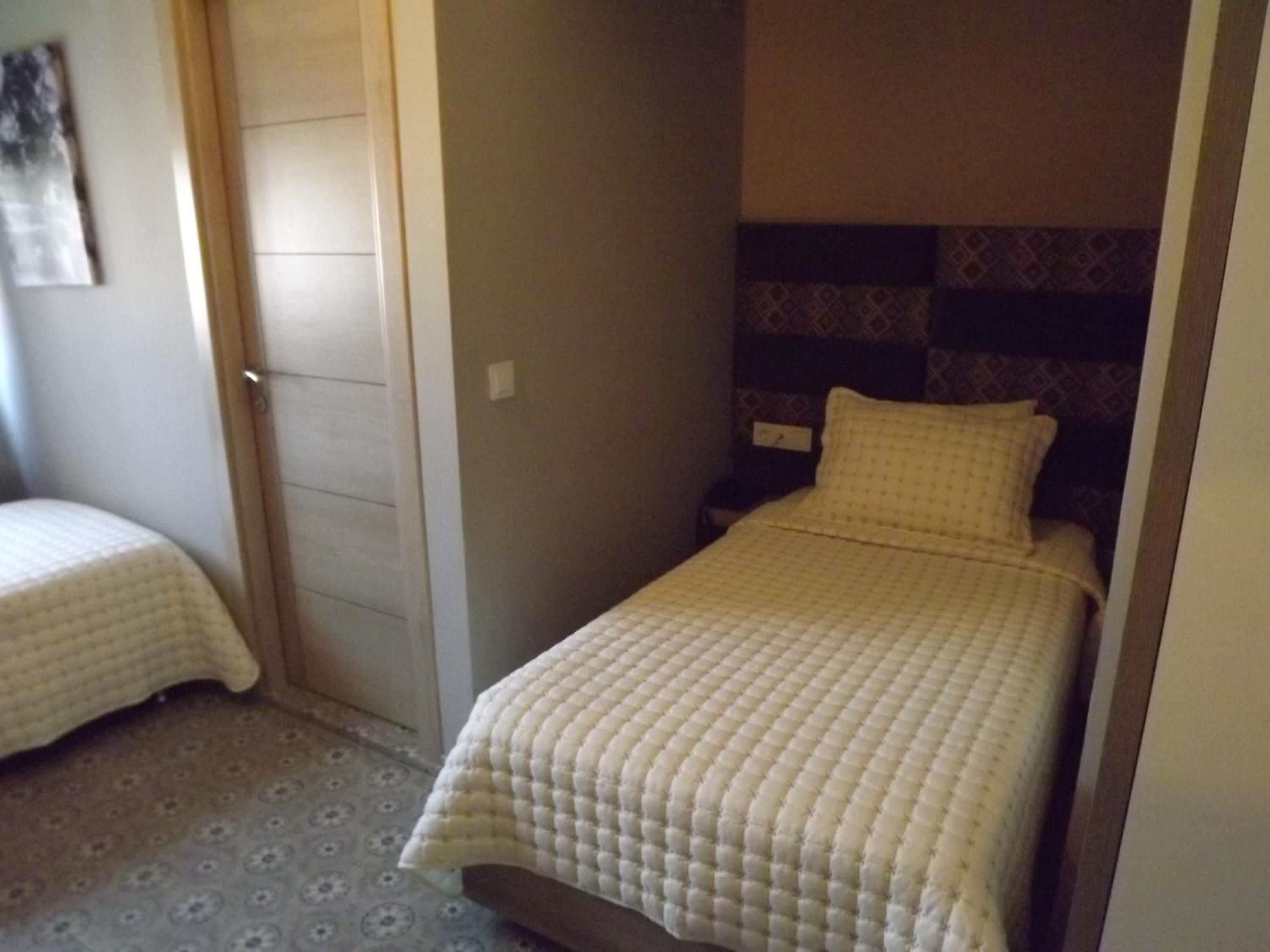 Standard Double Room photo 3