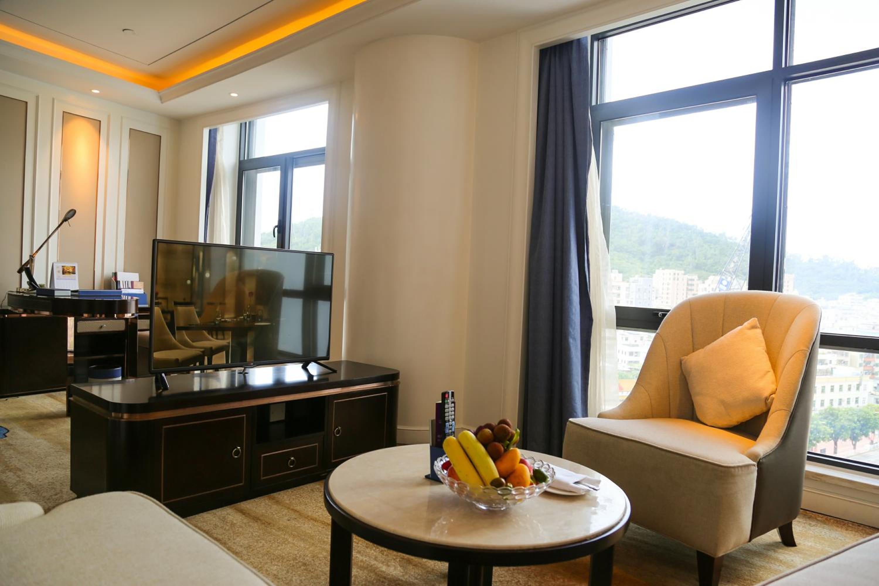 Deluxe Suite