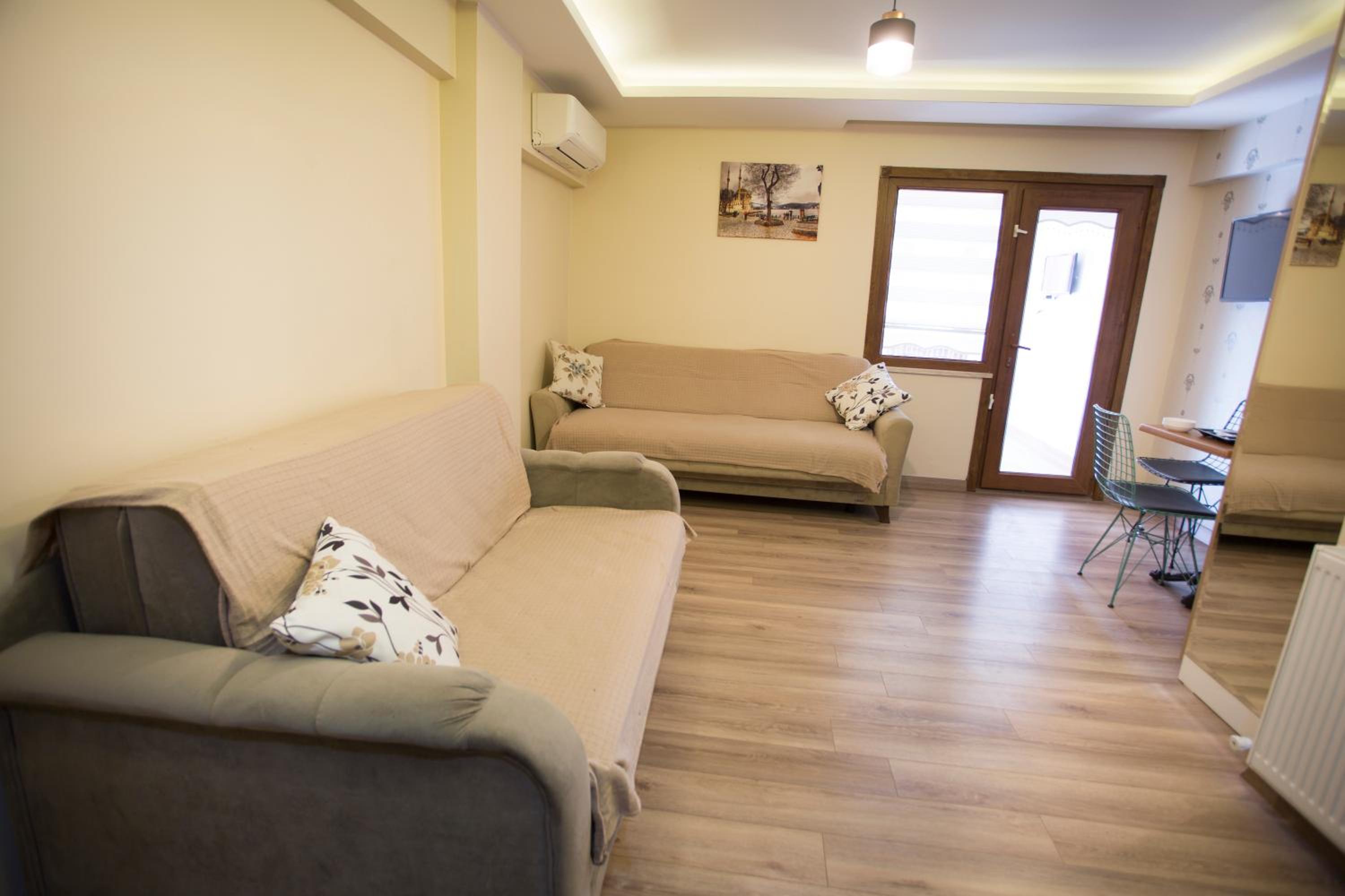 King Suite with Balcony photo 1