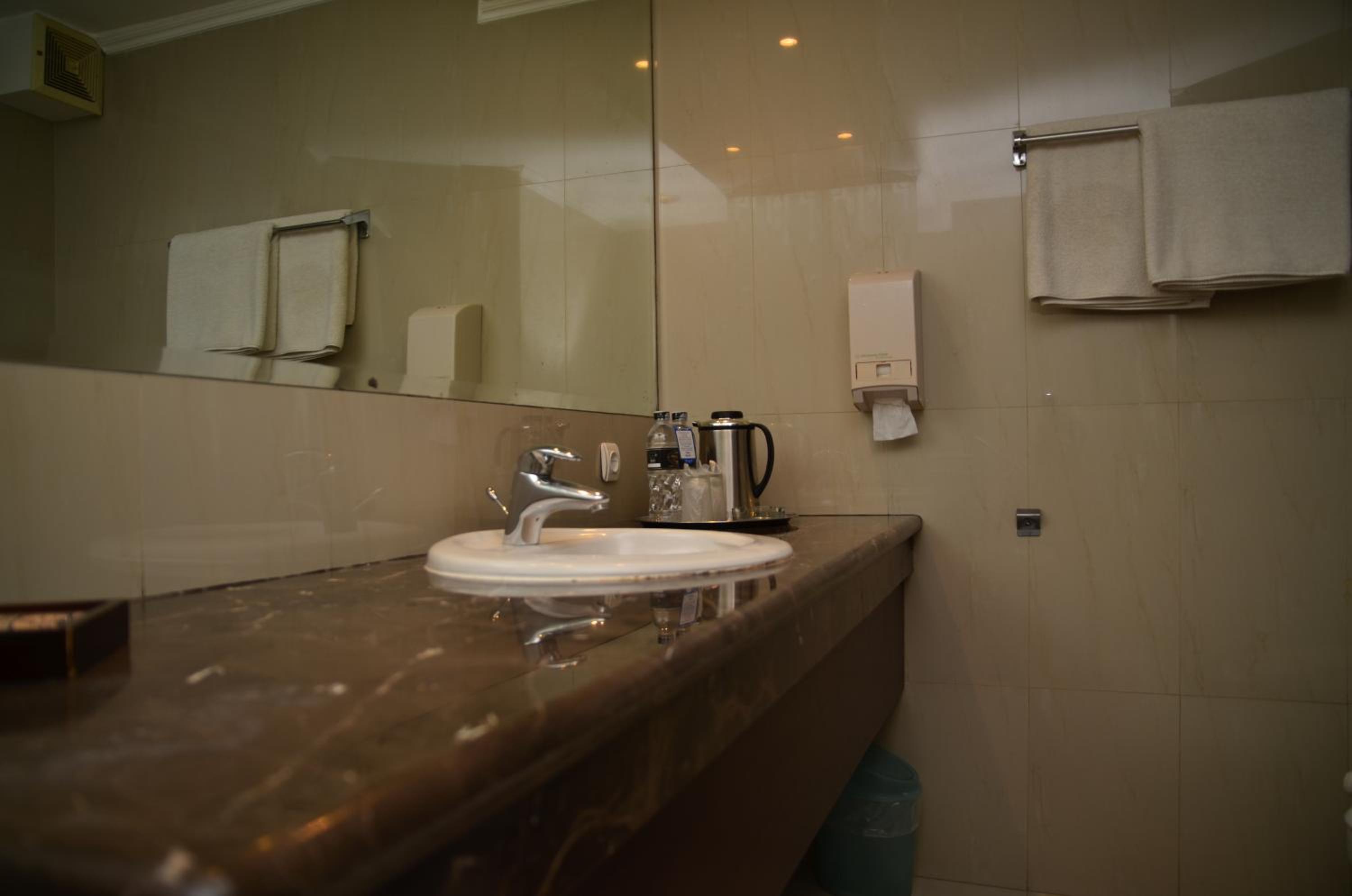 Deluxe Twin Room - Photo 4