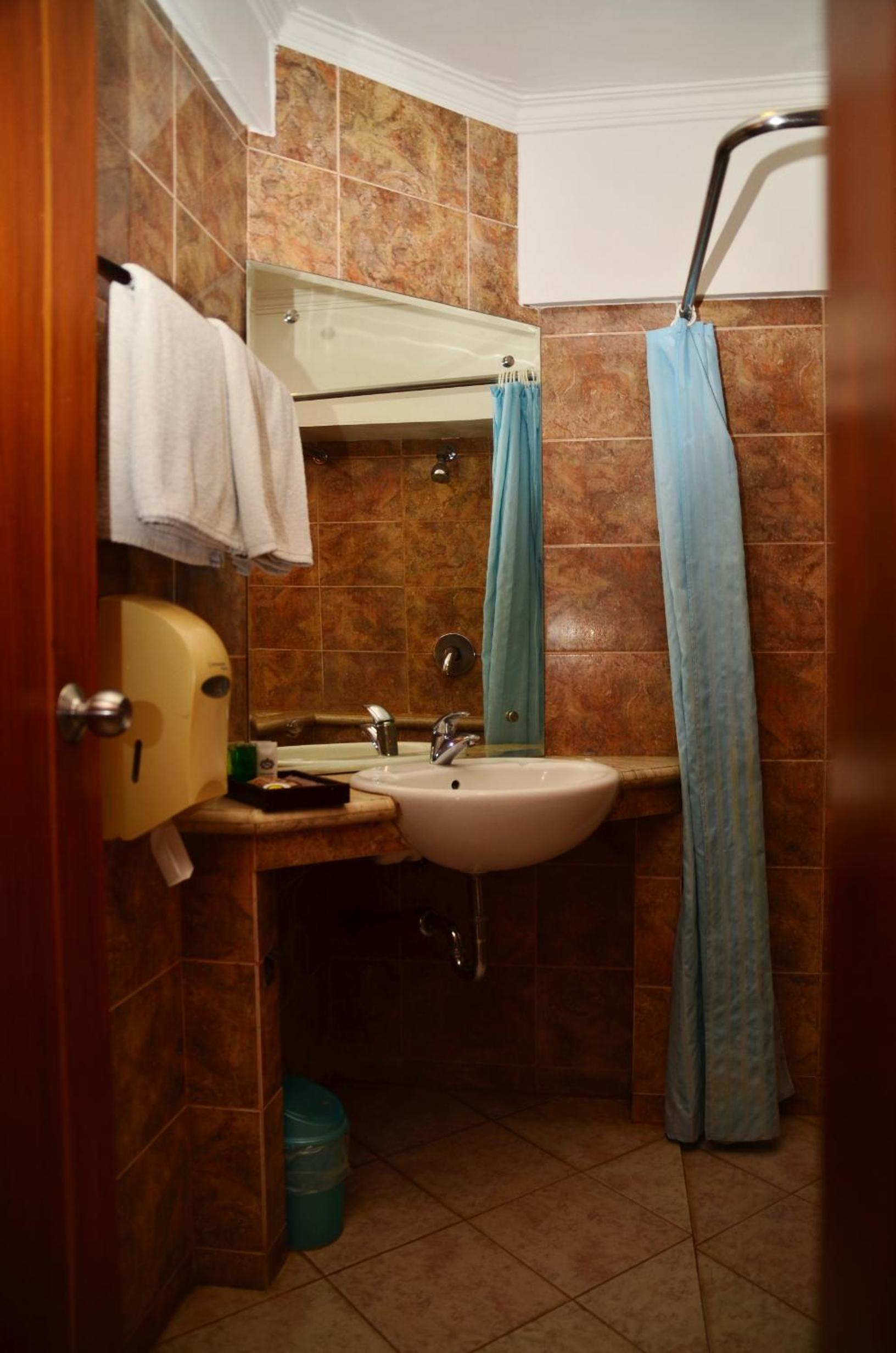 Superior Twin Room - Photo 3