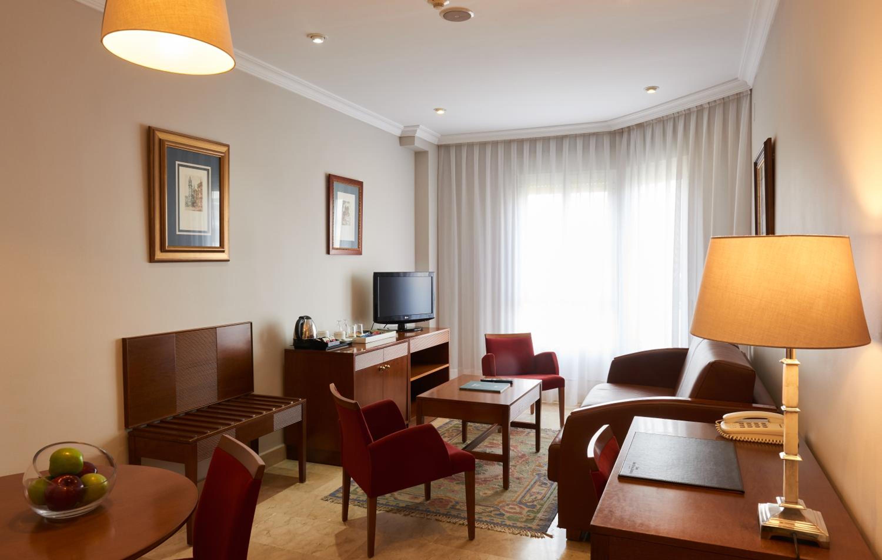 Suite - Photo 4