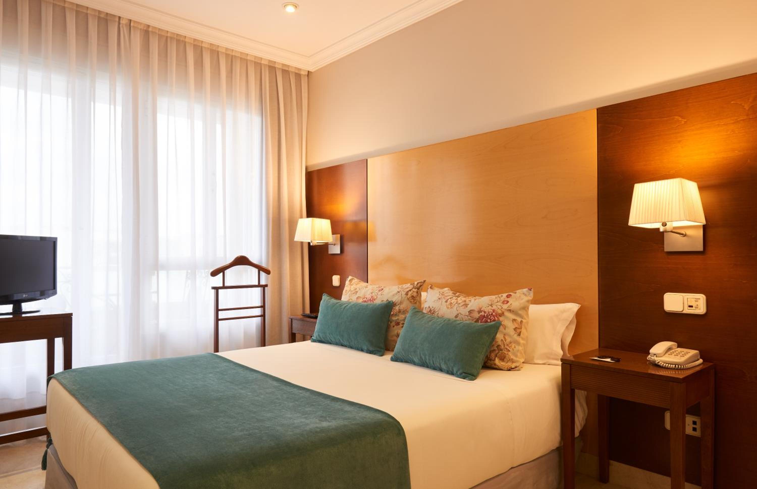 Standard Double Room - Photo 1