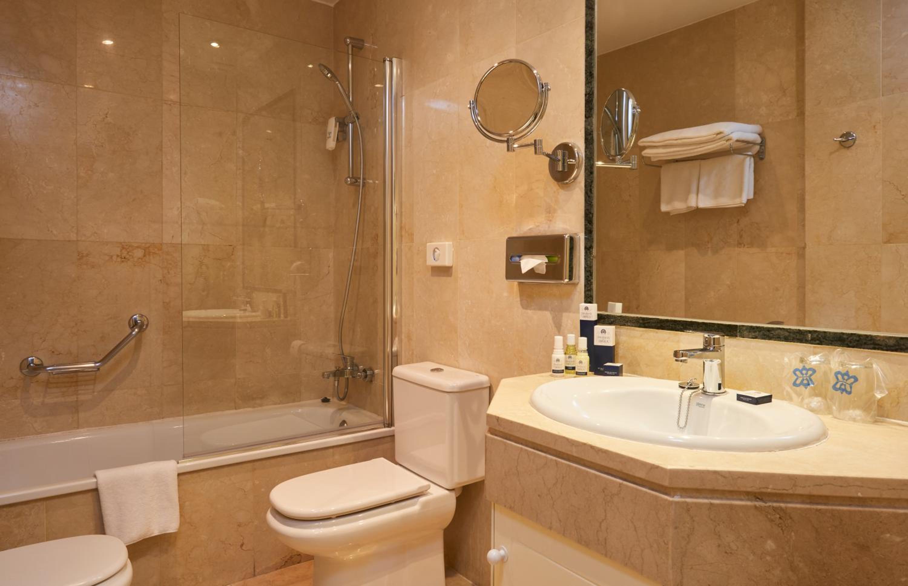 Suite - Photo 5