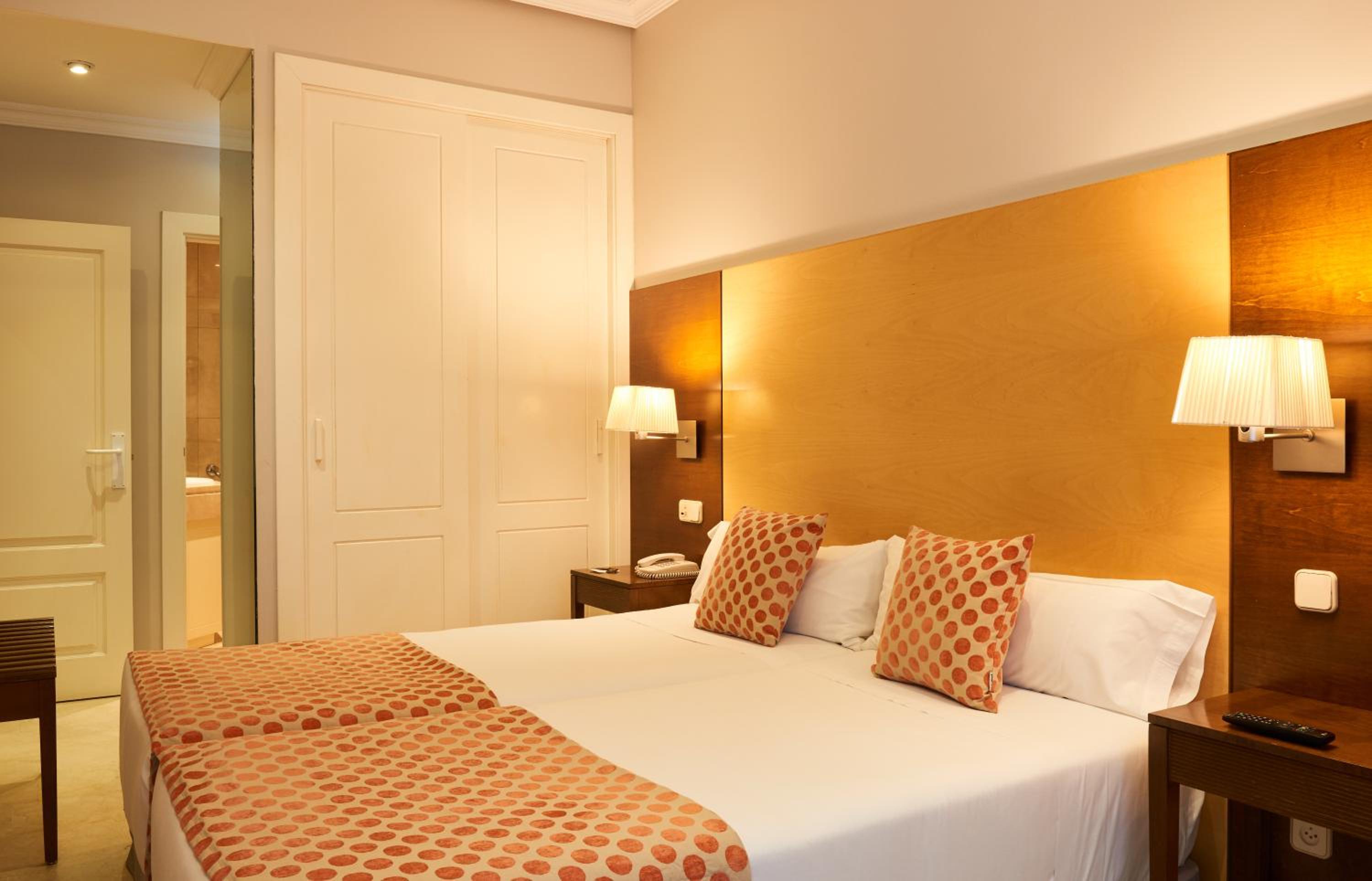 Suite - Photo 9