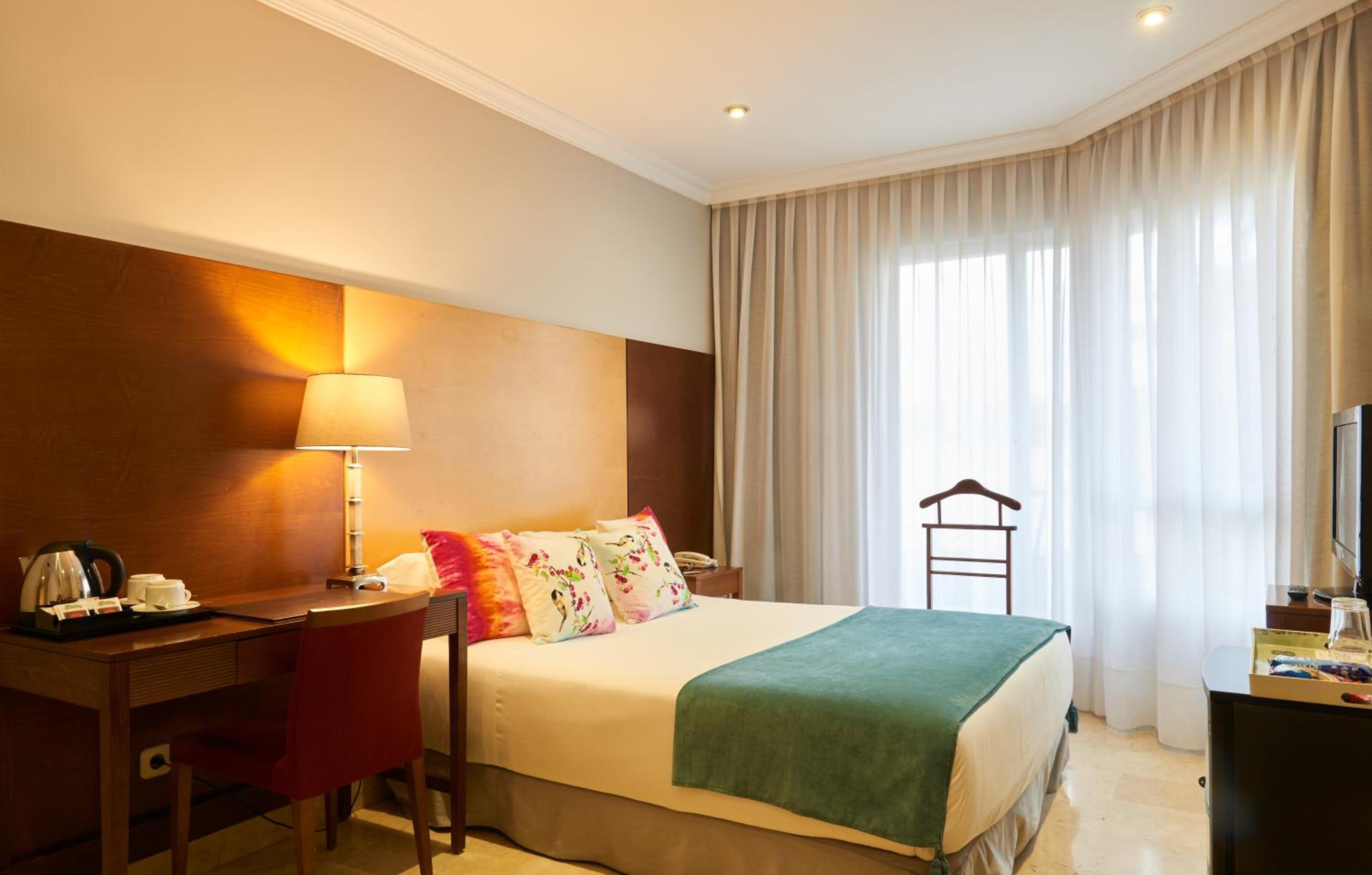 Standard Double Room - Photo 6