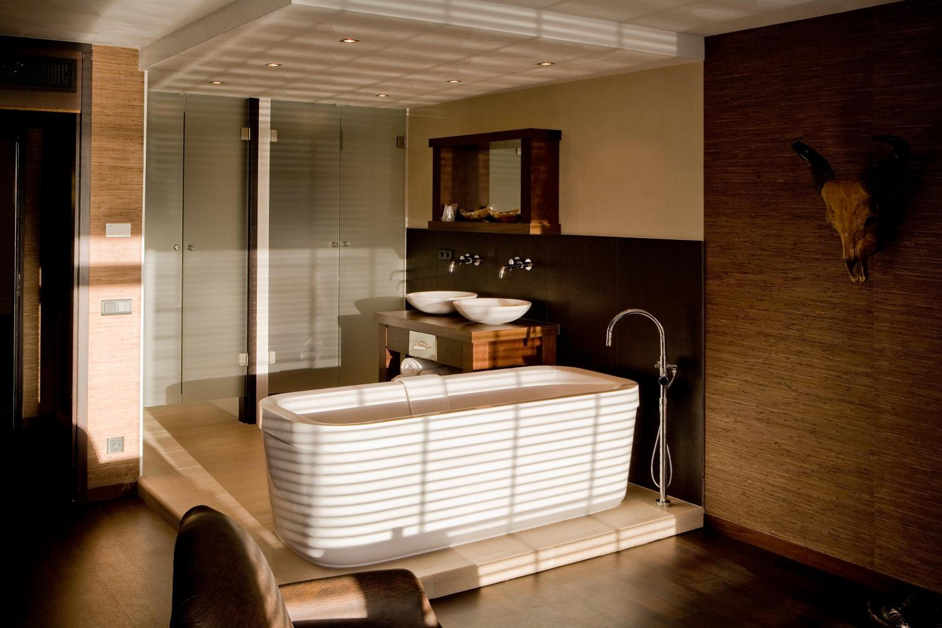 South Suite - Photo 2