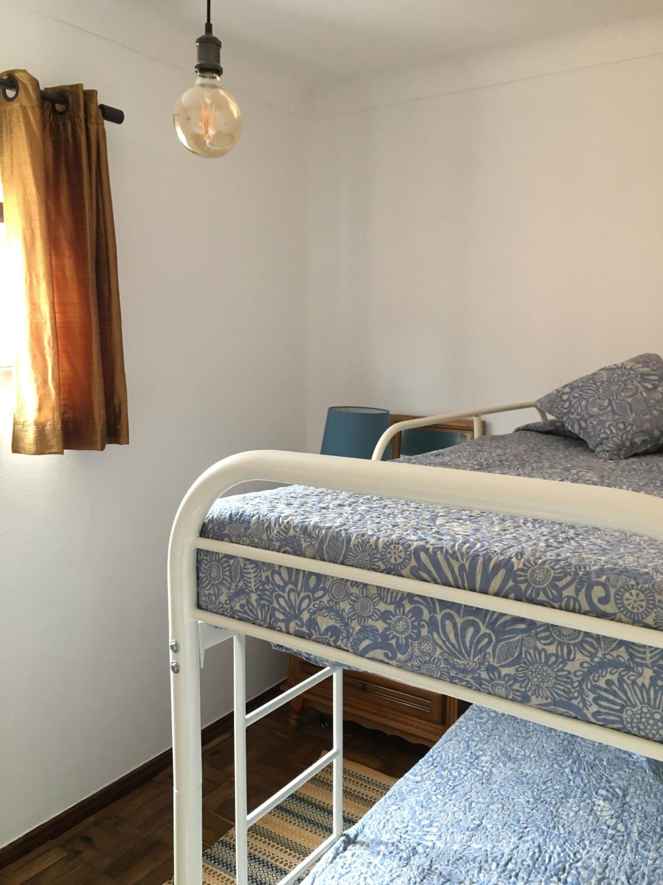 Standard Twin Room with Bunk Bed - Photo 3