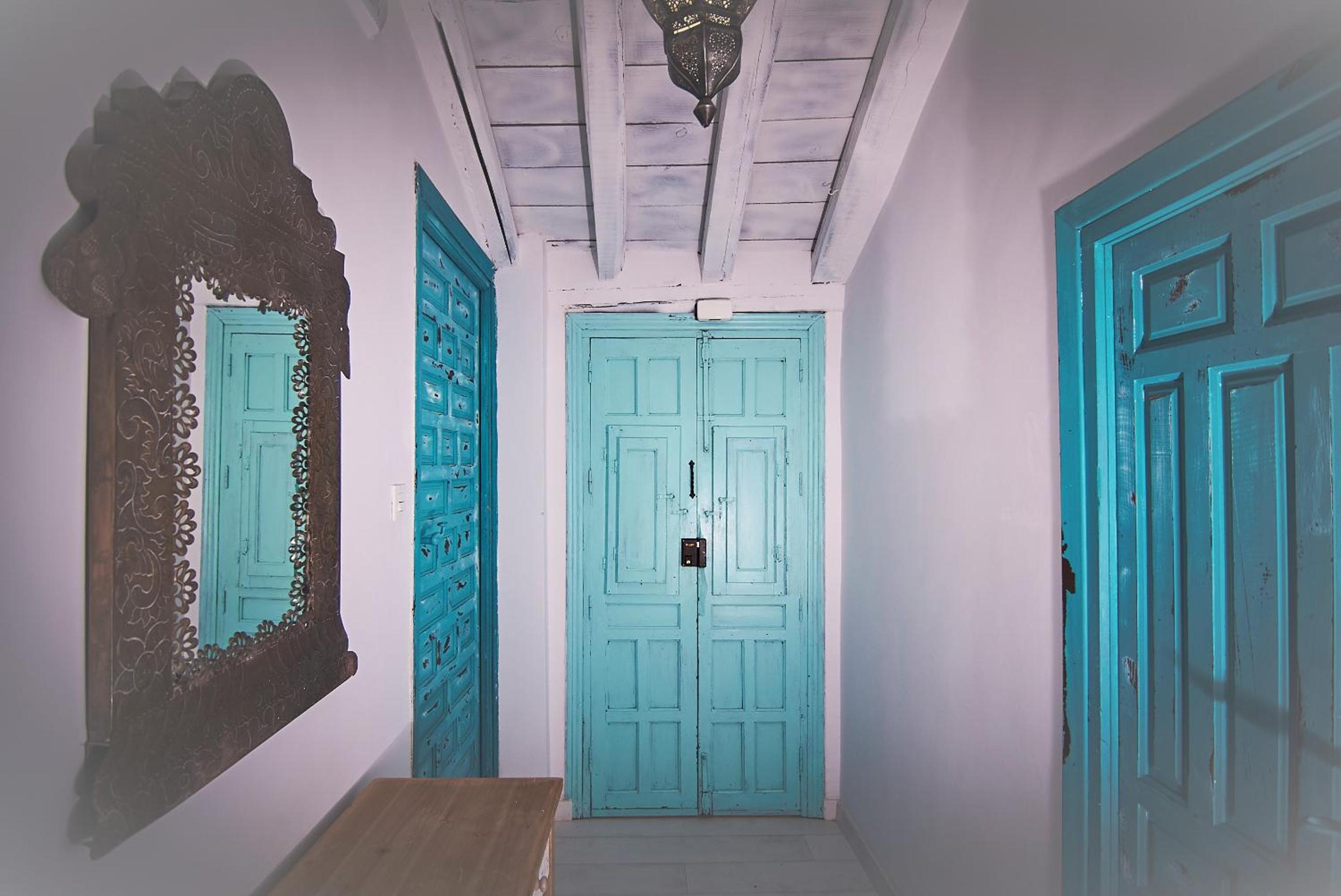 Apartment with Terrace - Photo 8