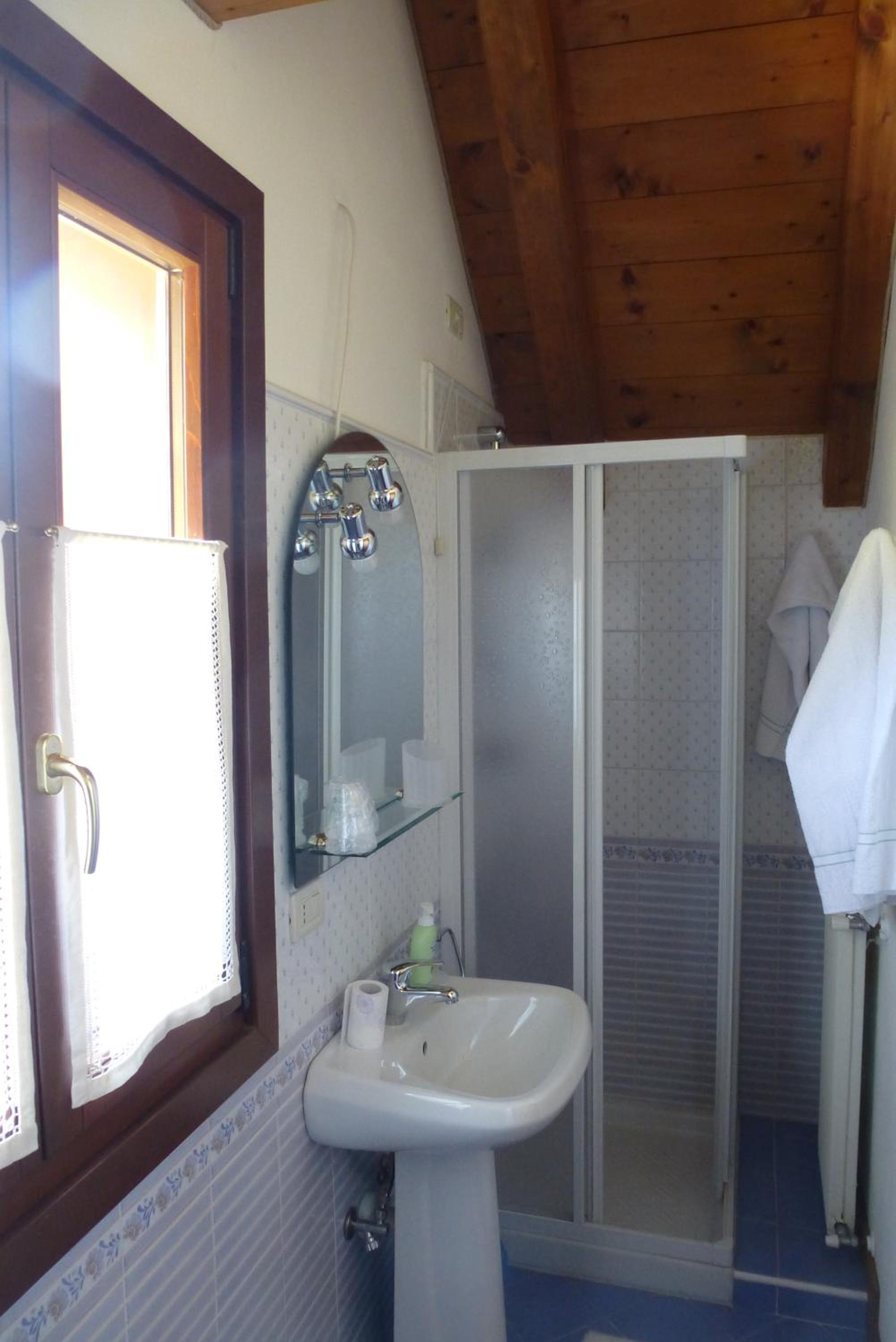 Deluxe Room - Photo 3