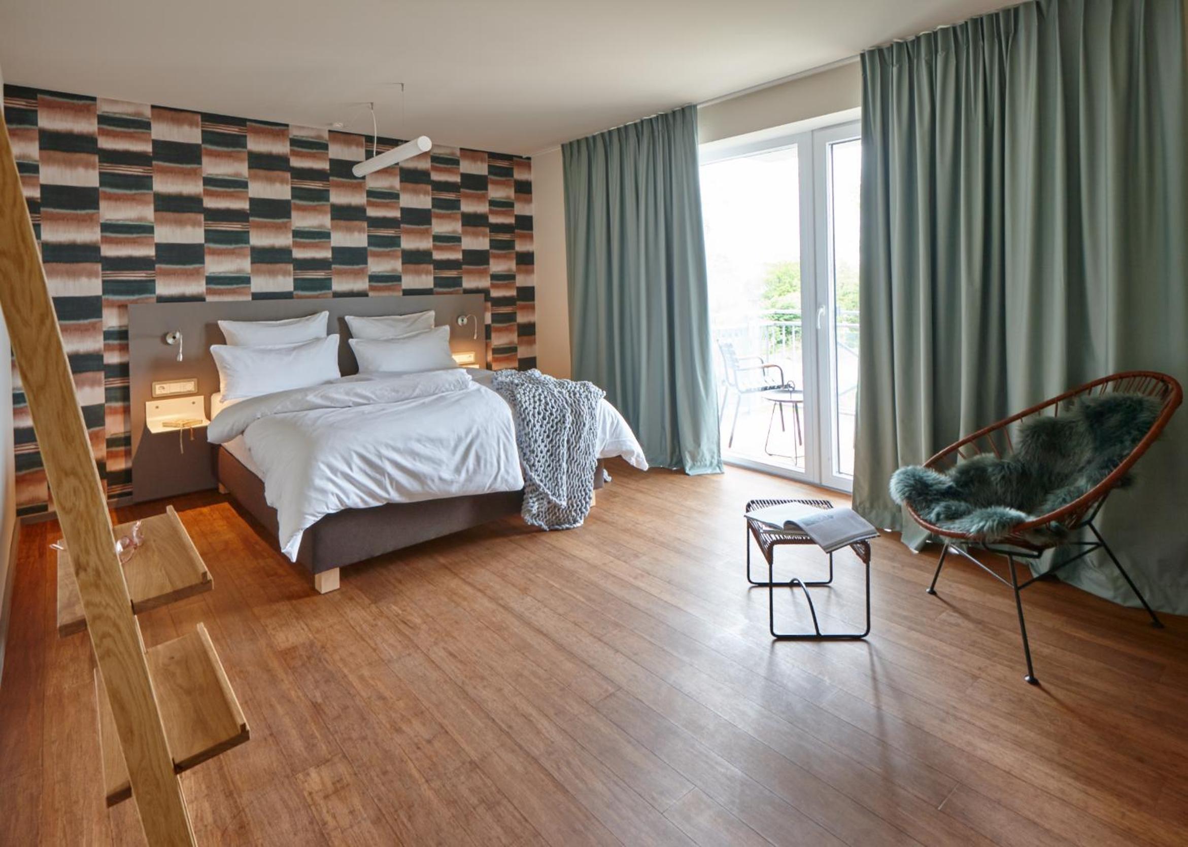 Large Double Room - Photo 7