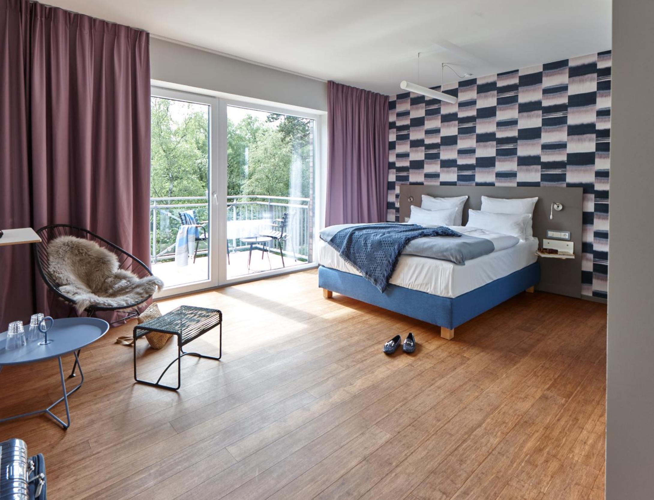 Large Double Room - Photo 1