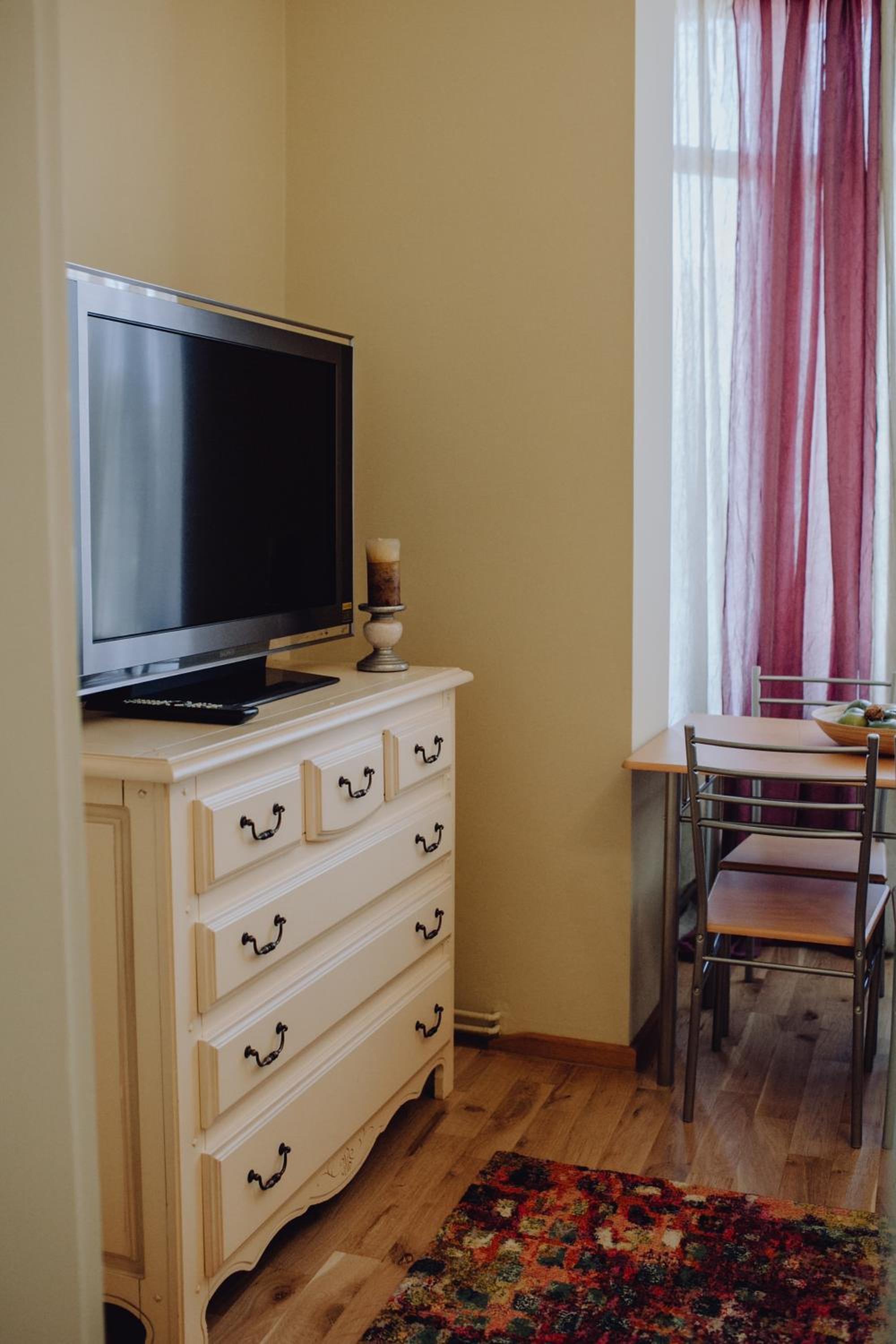 One-Bedroom Apartment - Photo 23