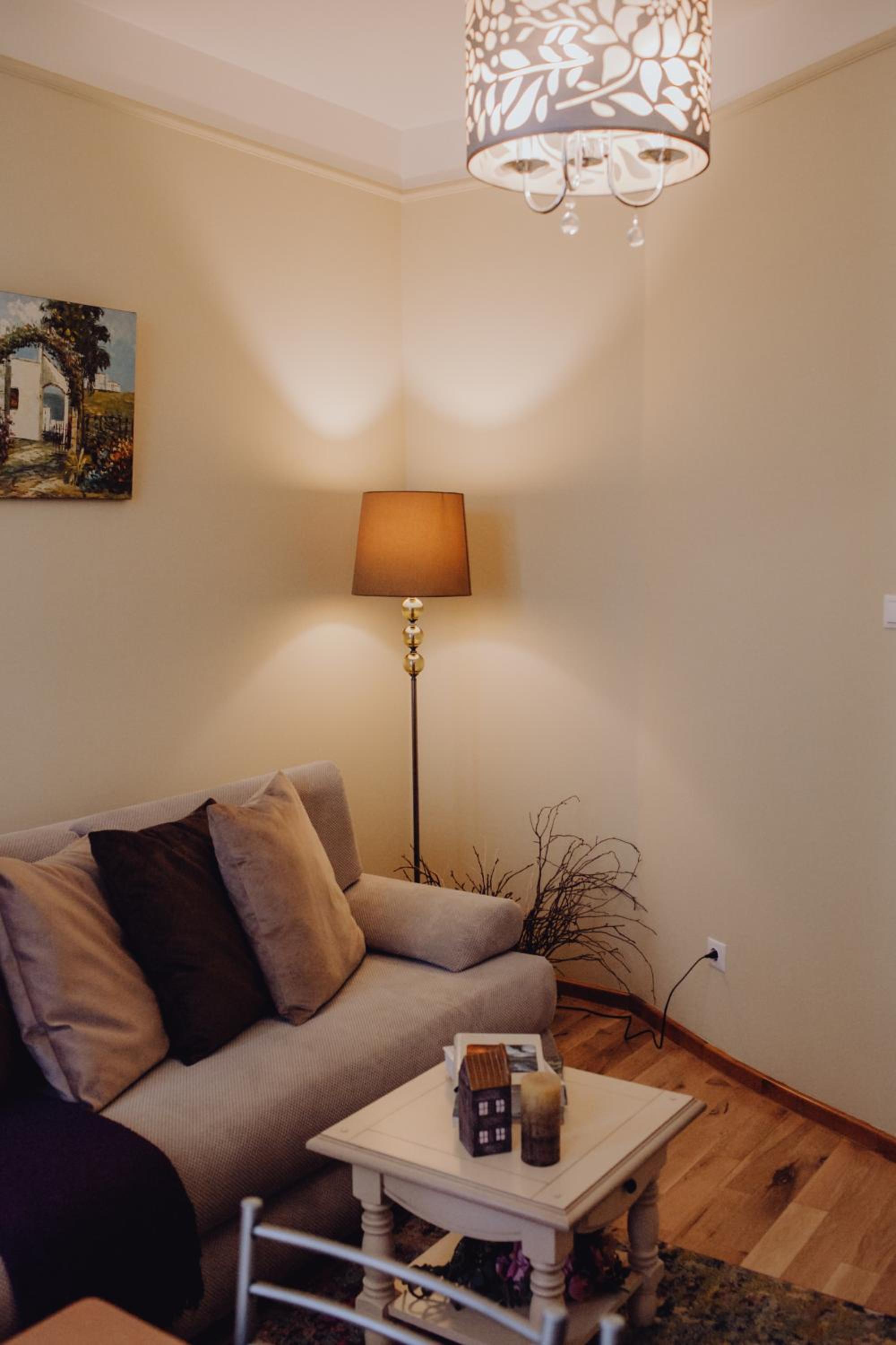 One-Bedroom Apartment - Photo 1