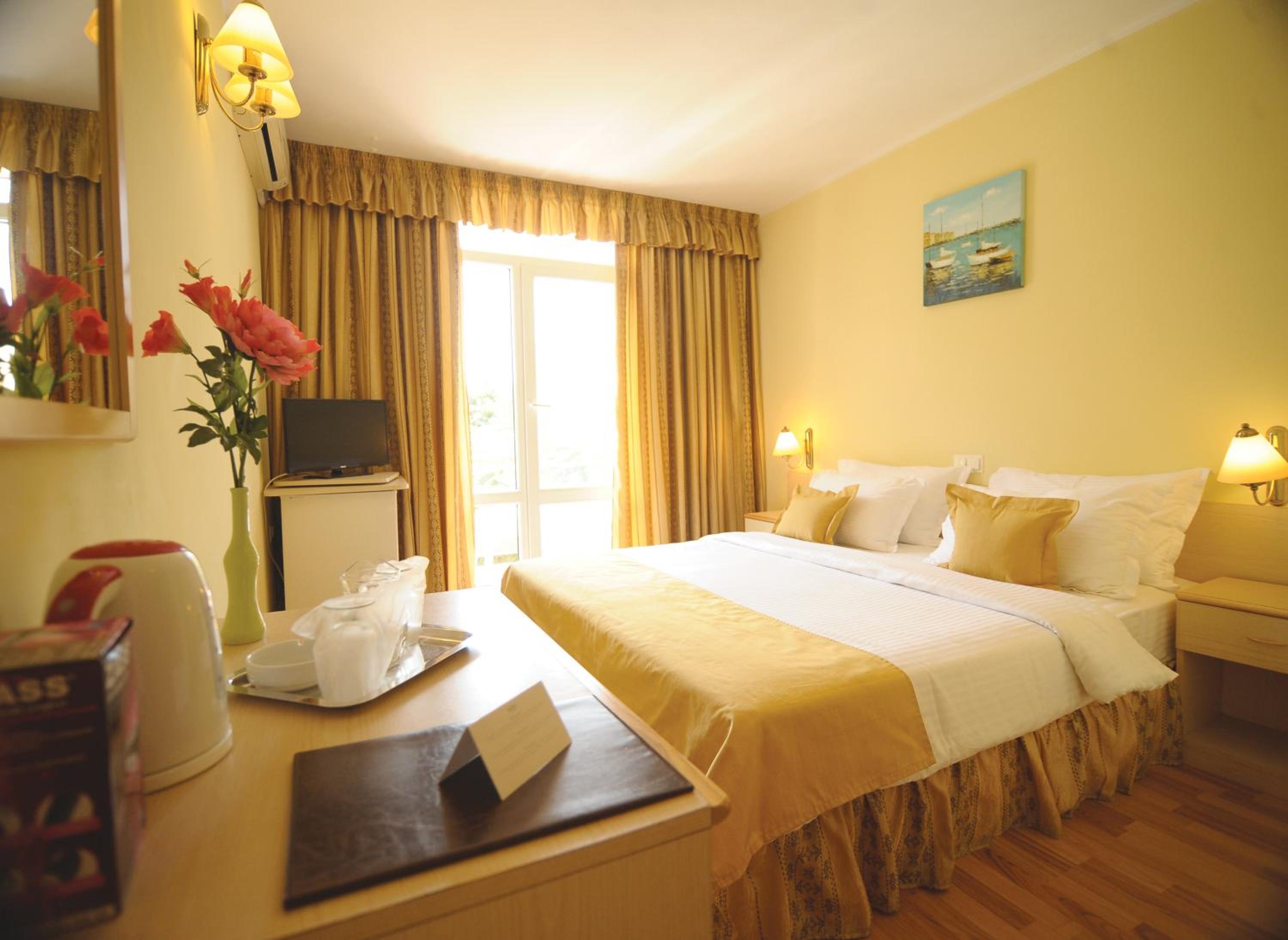 Double or Twin Room - Photo 3