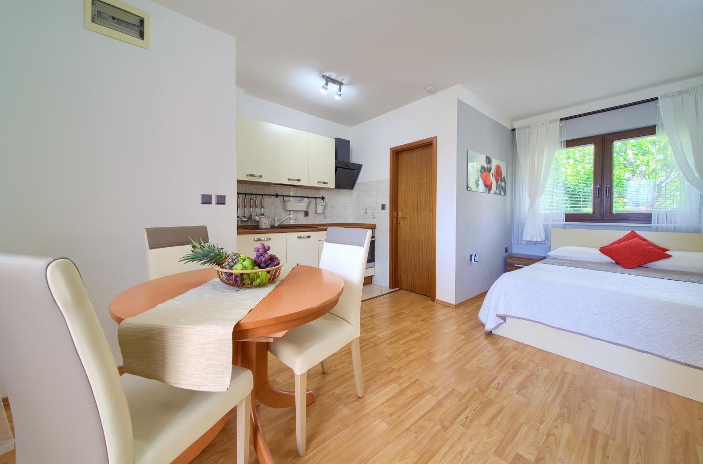Apartment with Terrace photo 3