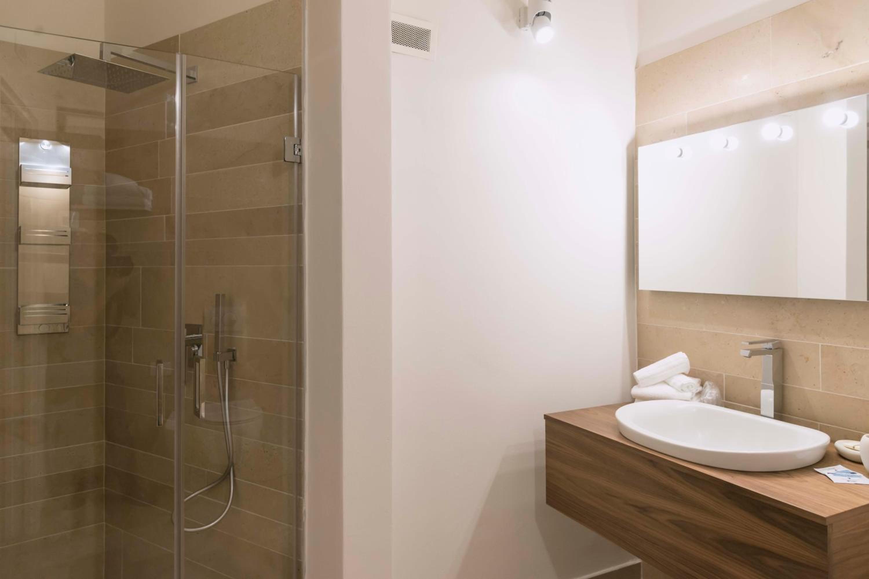 Deluxe Room - Annex - Photo 10