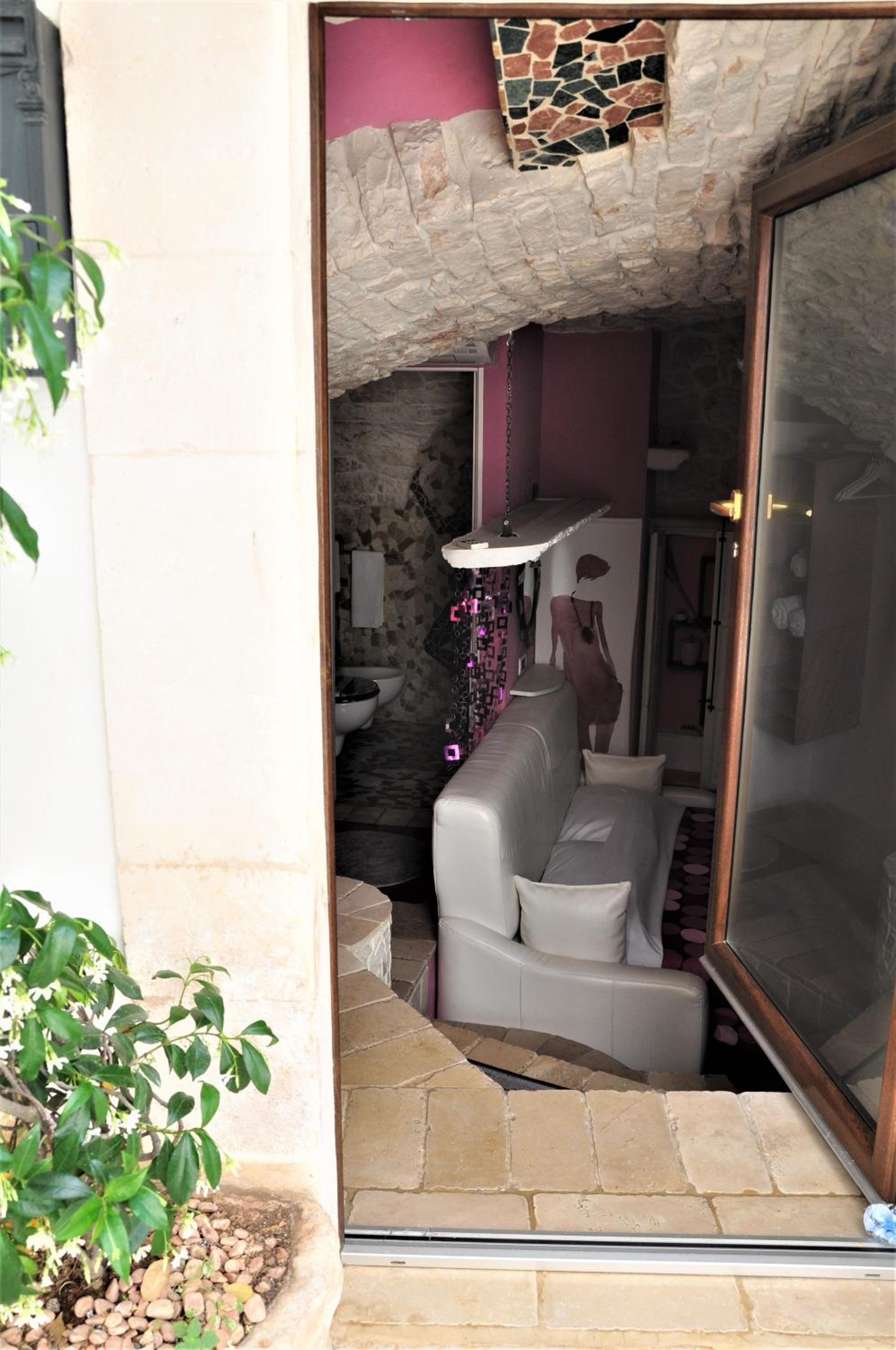 Double Room with Private Bathroom photo 2