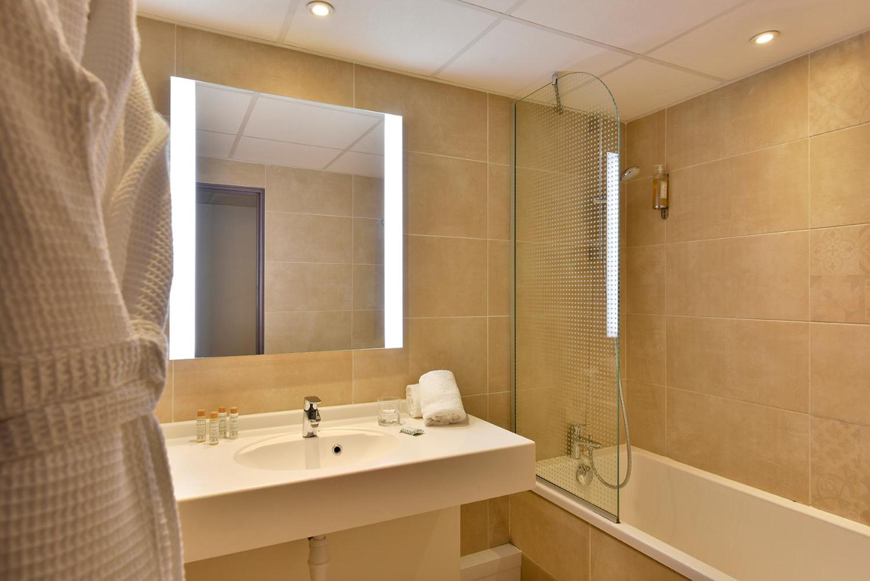 Superior Double Room - Photo 2