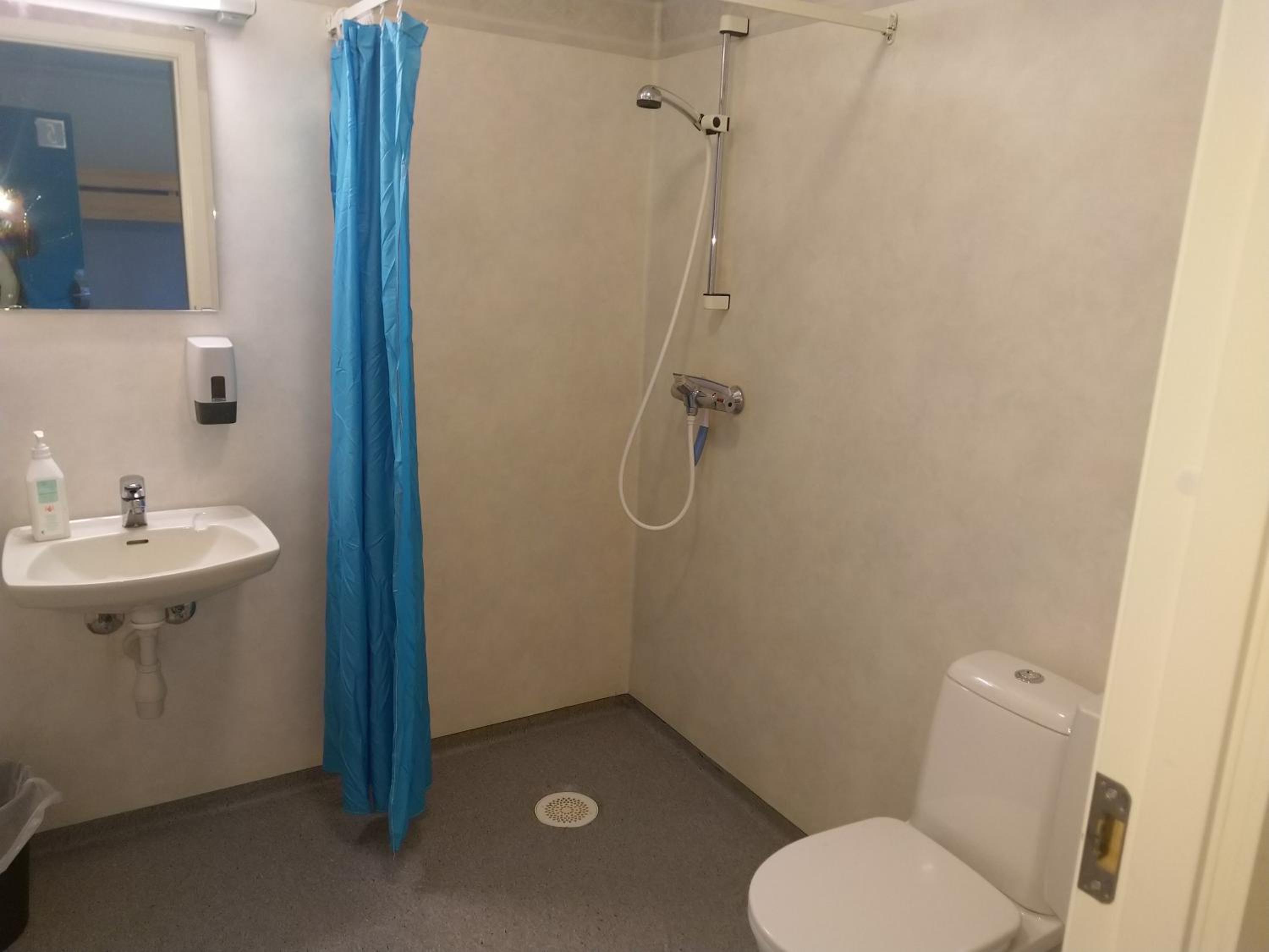 Family Room With Private Bathroom photo 1