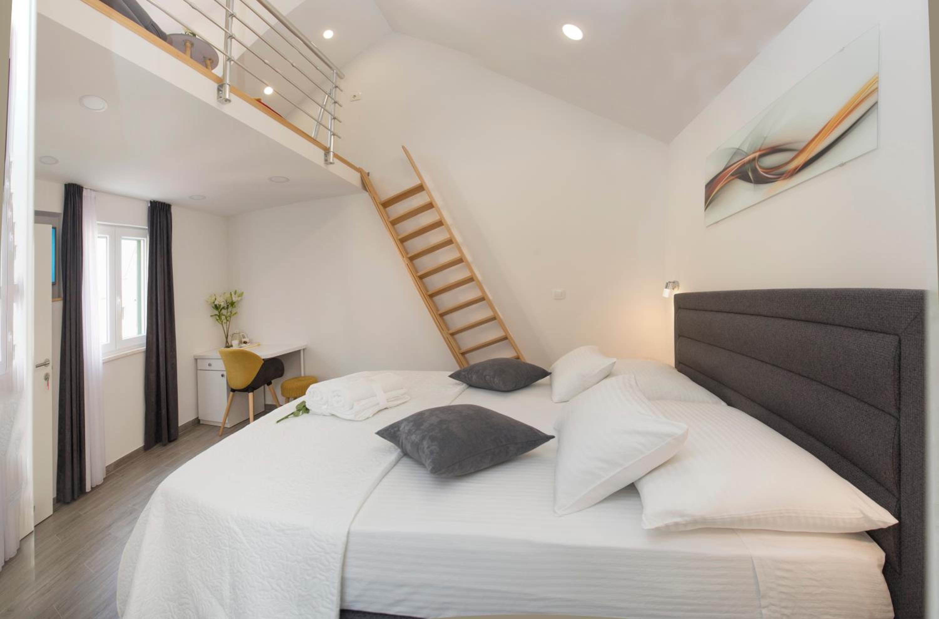Deluxe double room shared terrace photo 2
