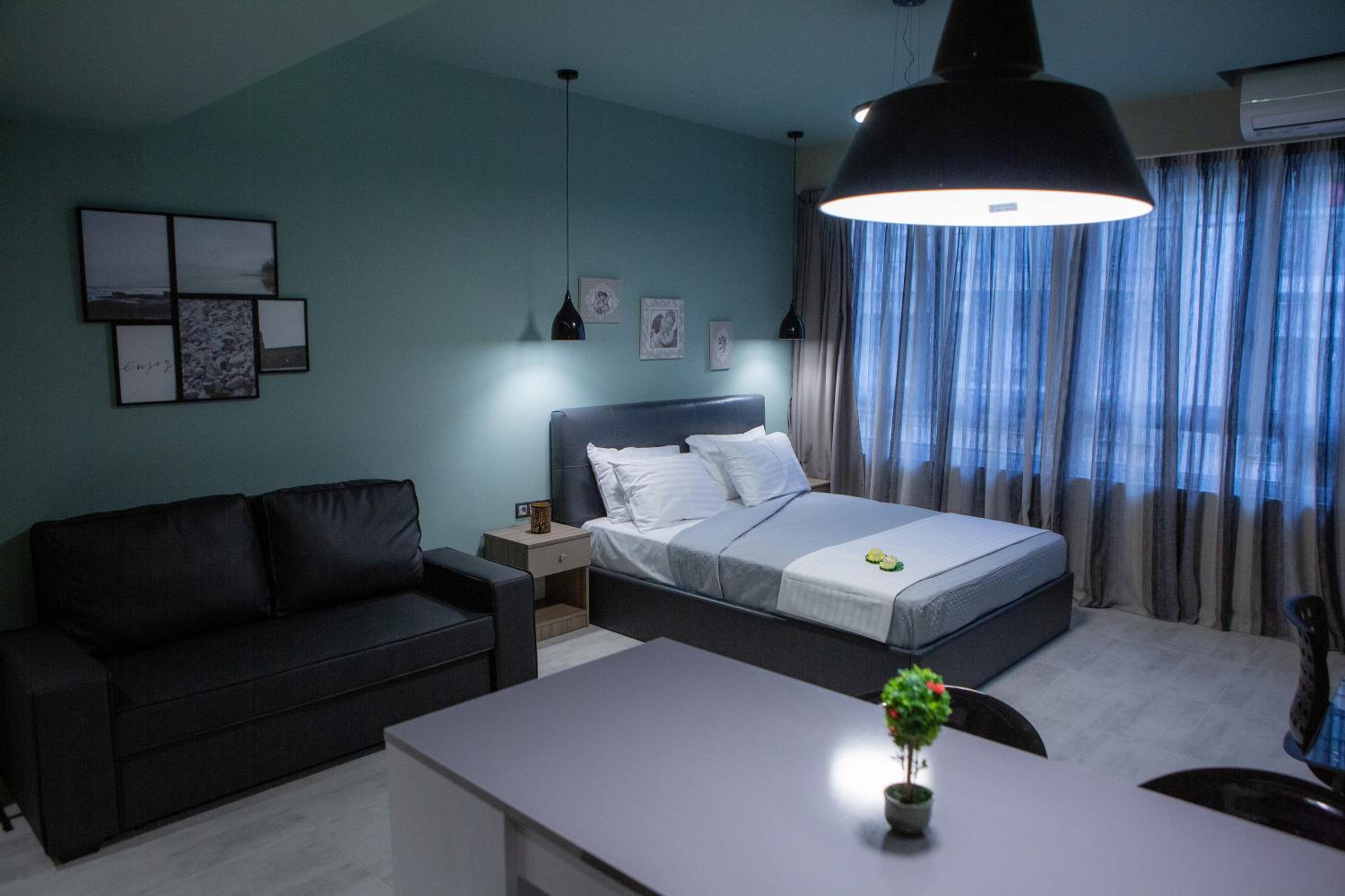Deluxe Apartment