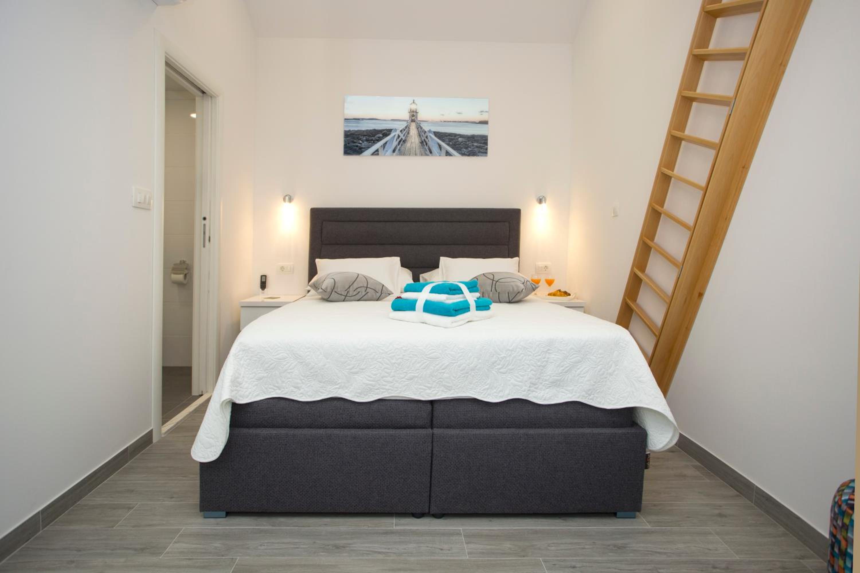 Deluxe double room shared terrace photo 2