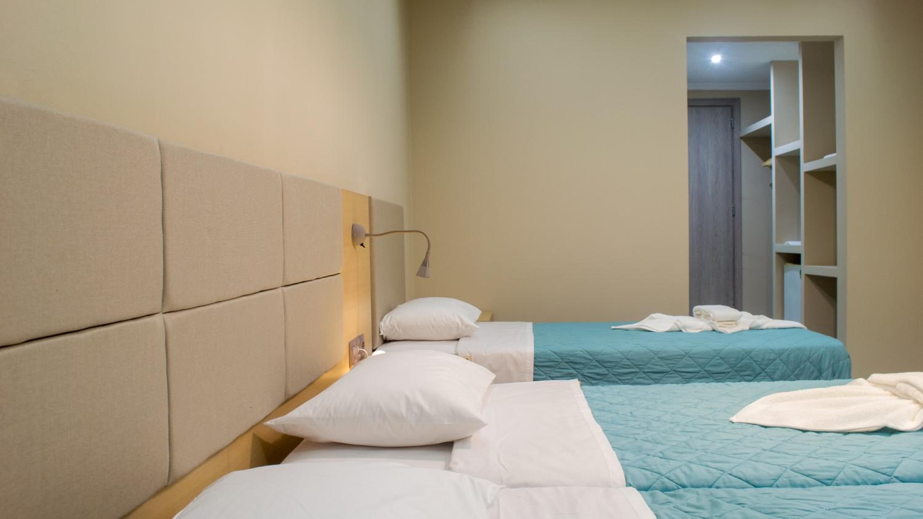 Superior Triple Room photo 2