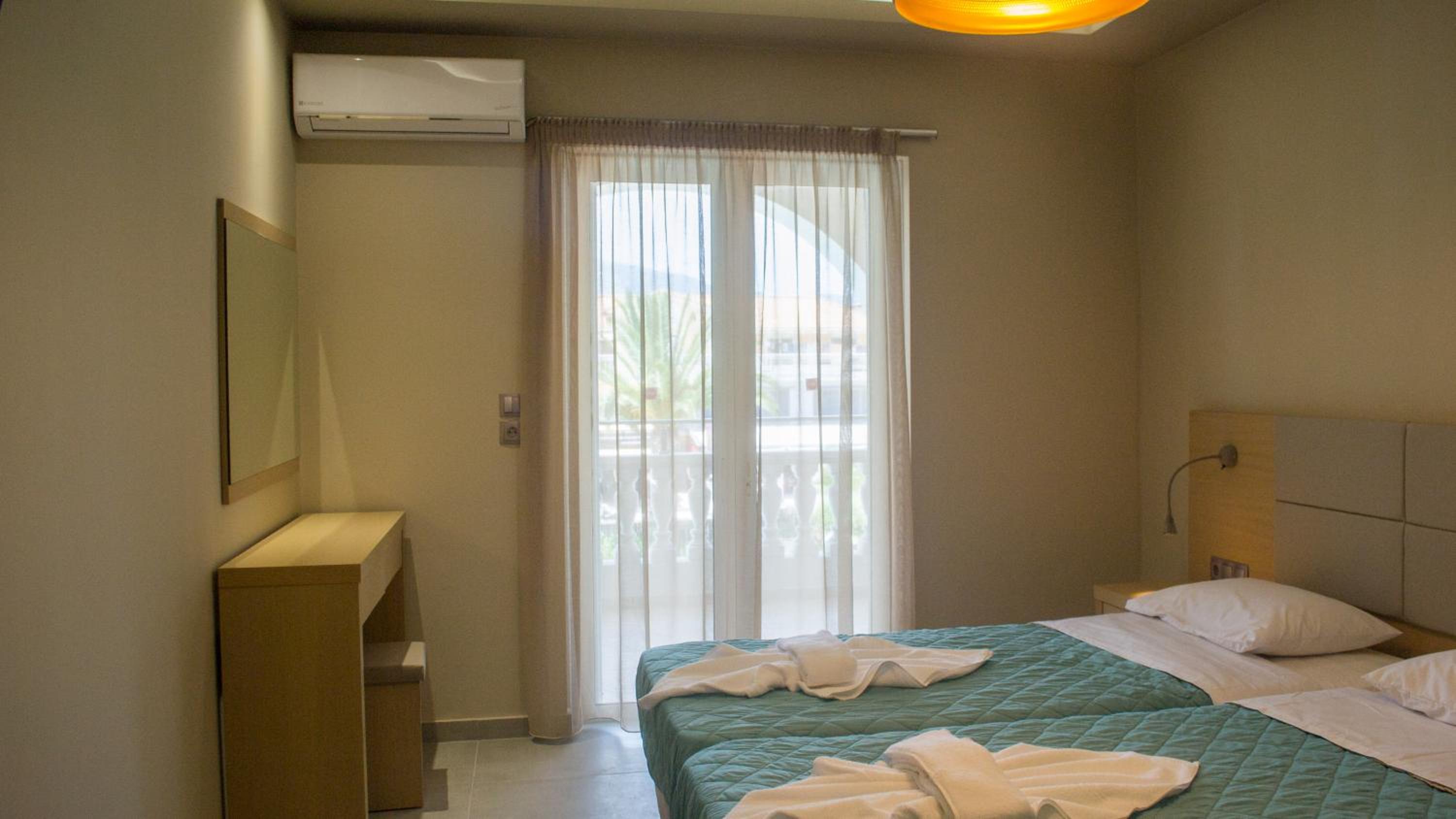 Superior Triple Room photo 3