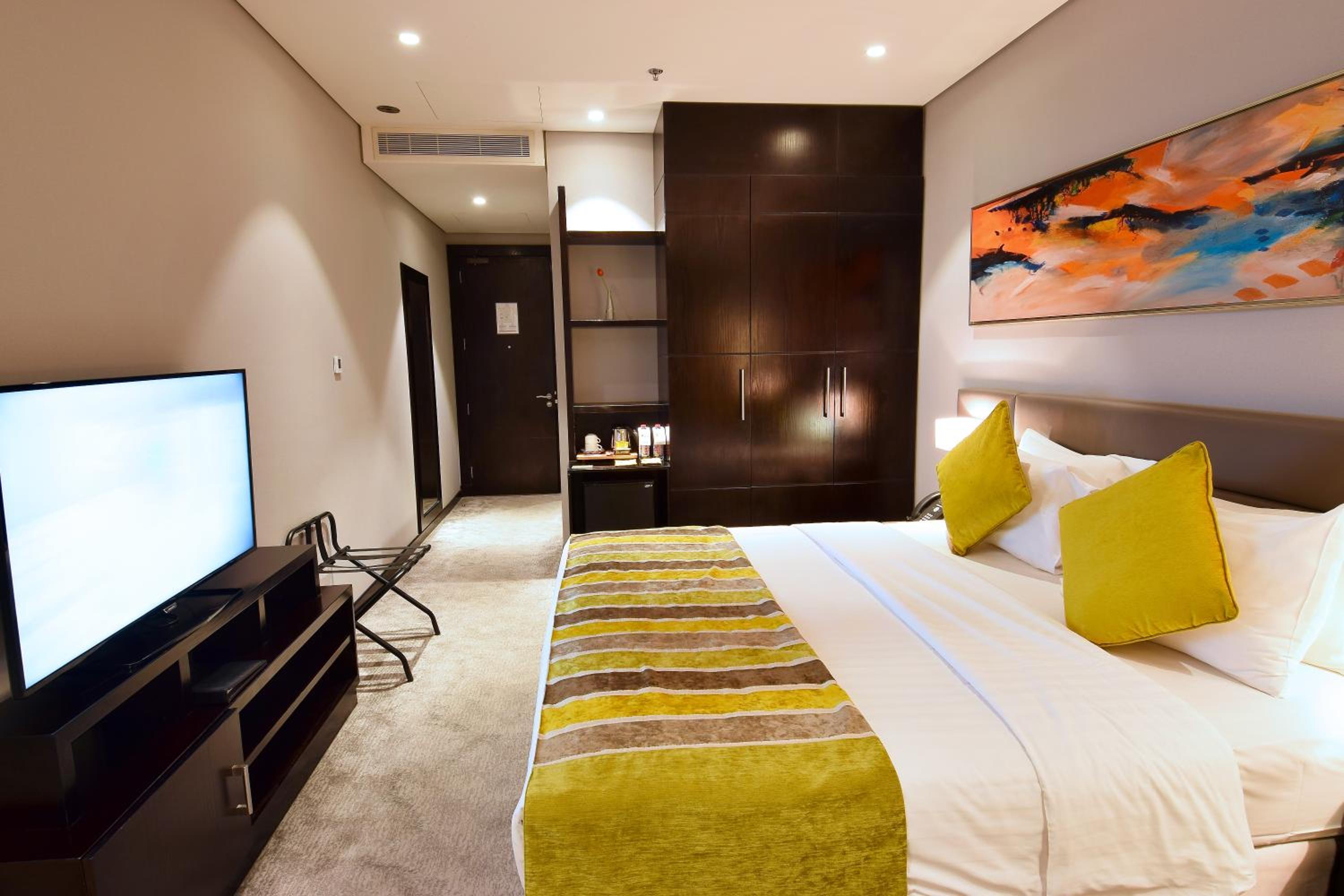 Deluxe King Room photo 3