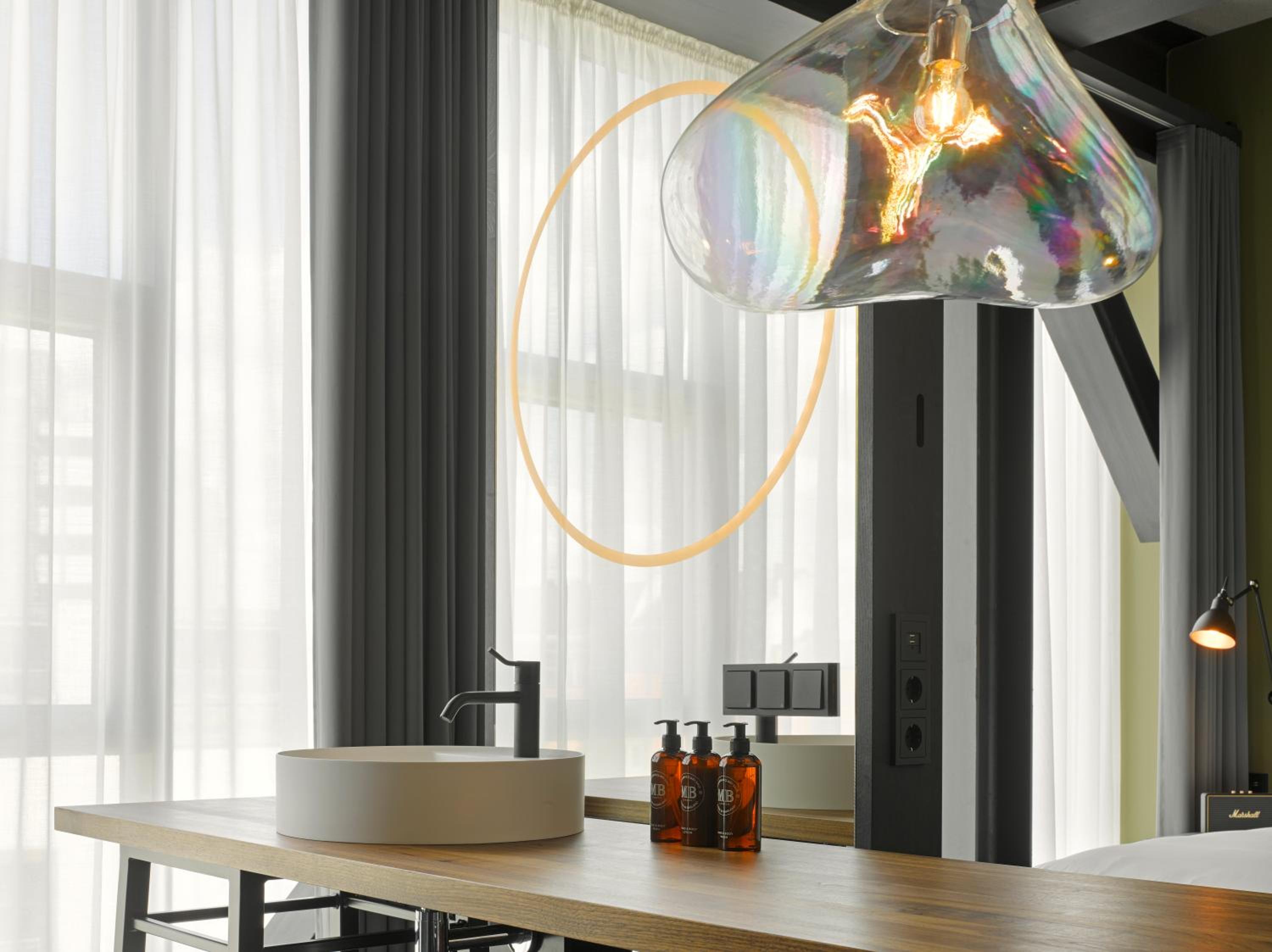 Loft - Photo 2