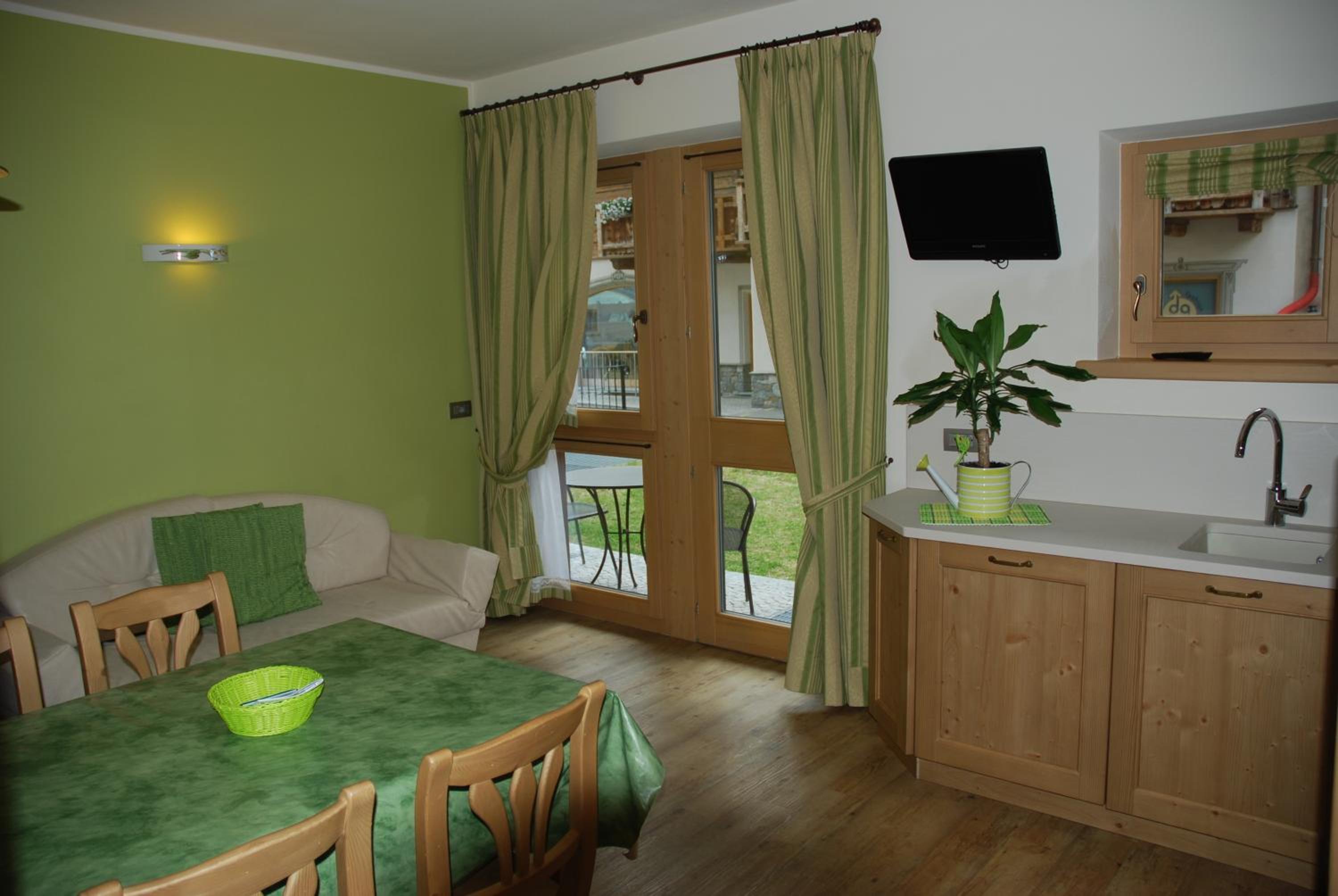 One-Bedroom Apartment (3 Adults) photo 3