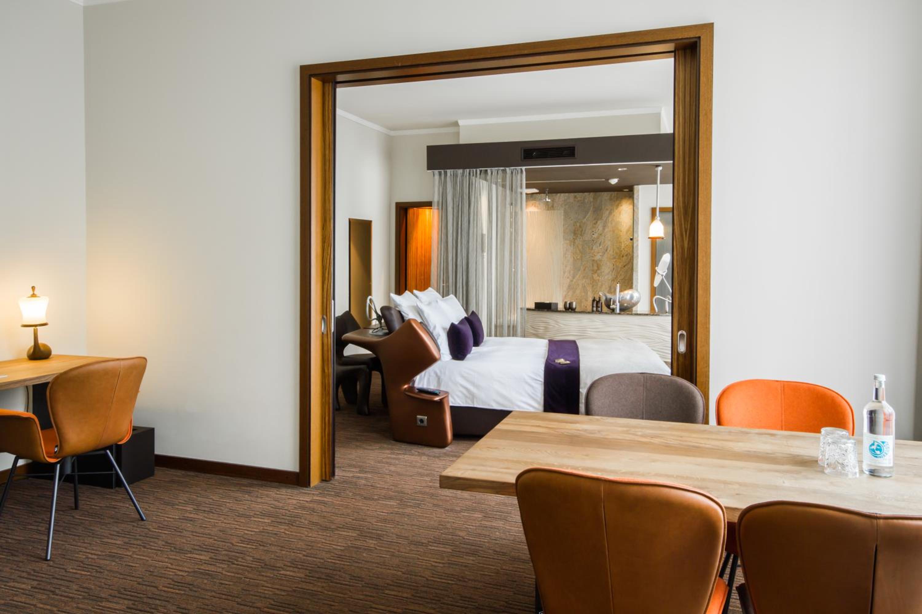 Suite - Photo 4