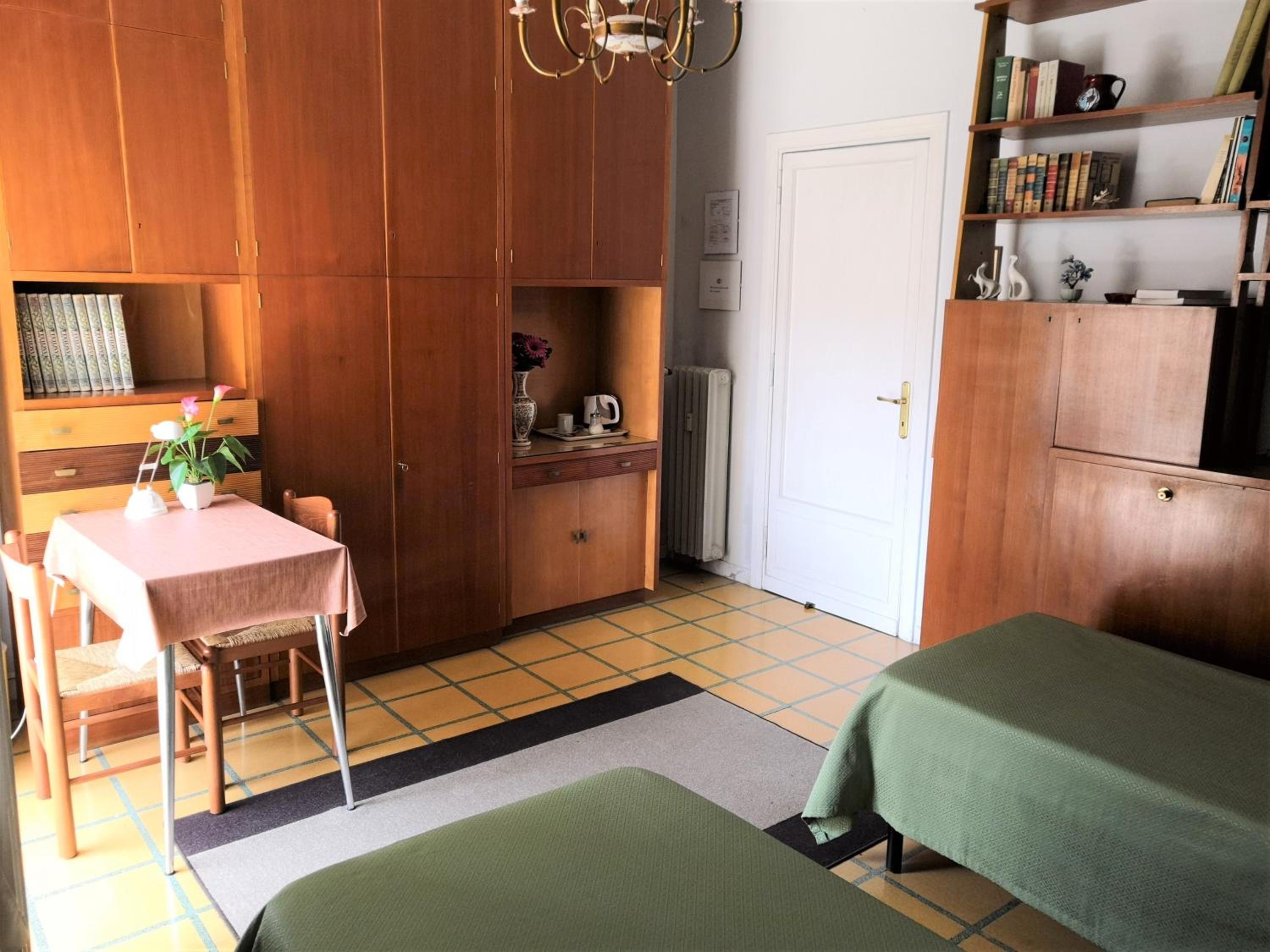 Twin Room with Private External Bathroom photo 3