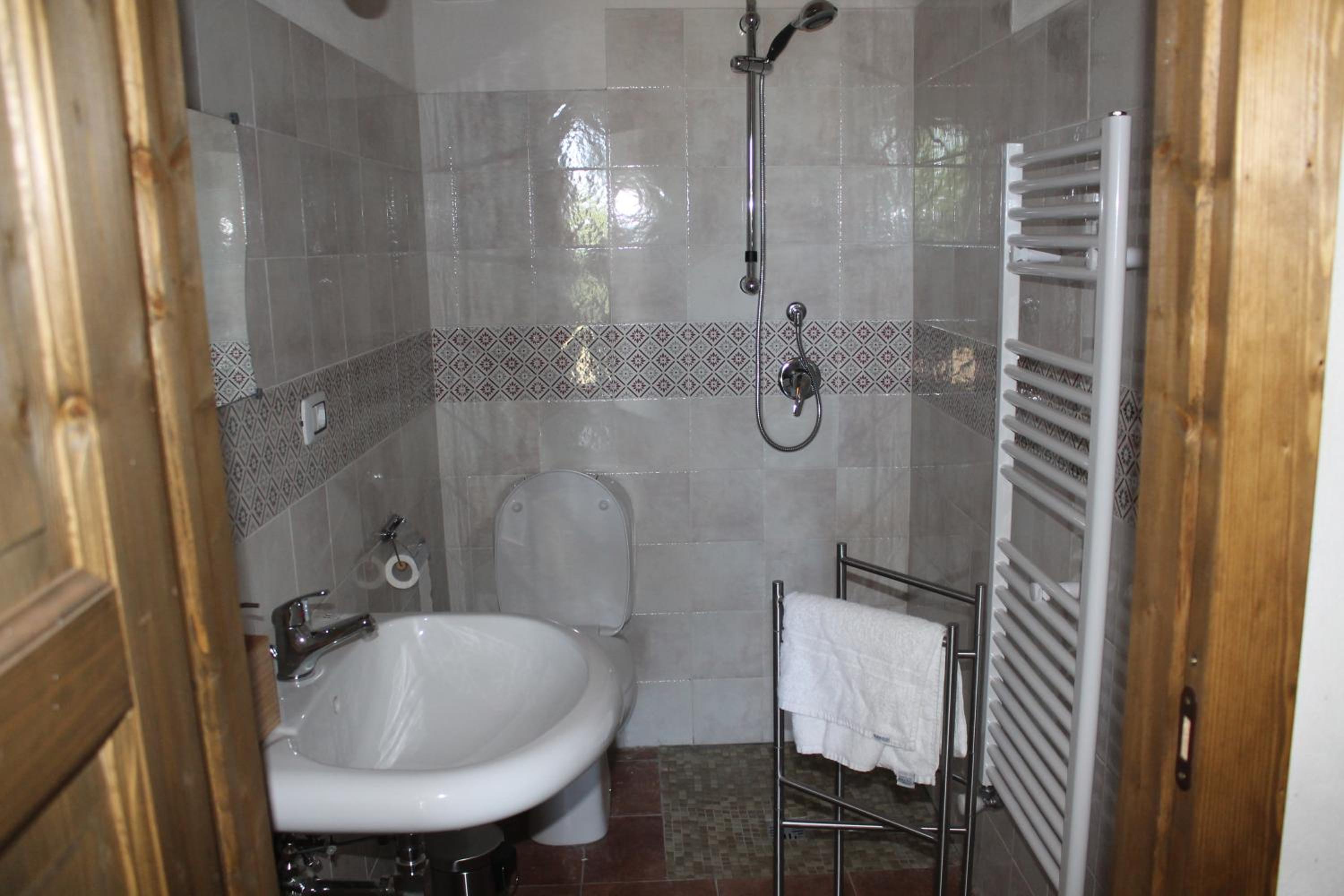 Double Room - Photo 2