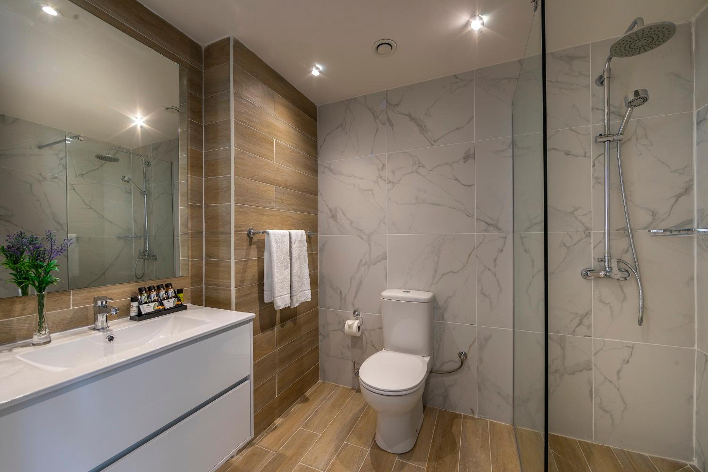Premium Junior Suite Sea View thumbnail 5