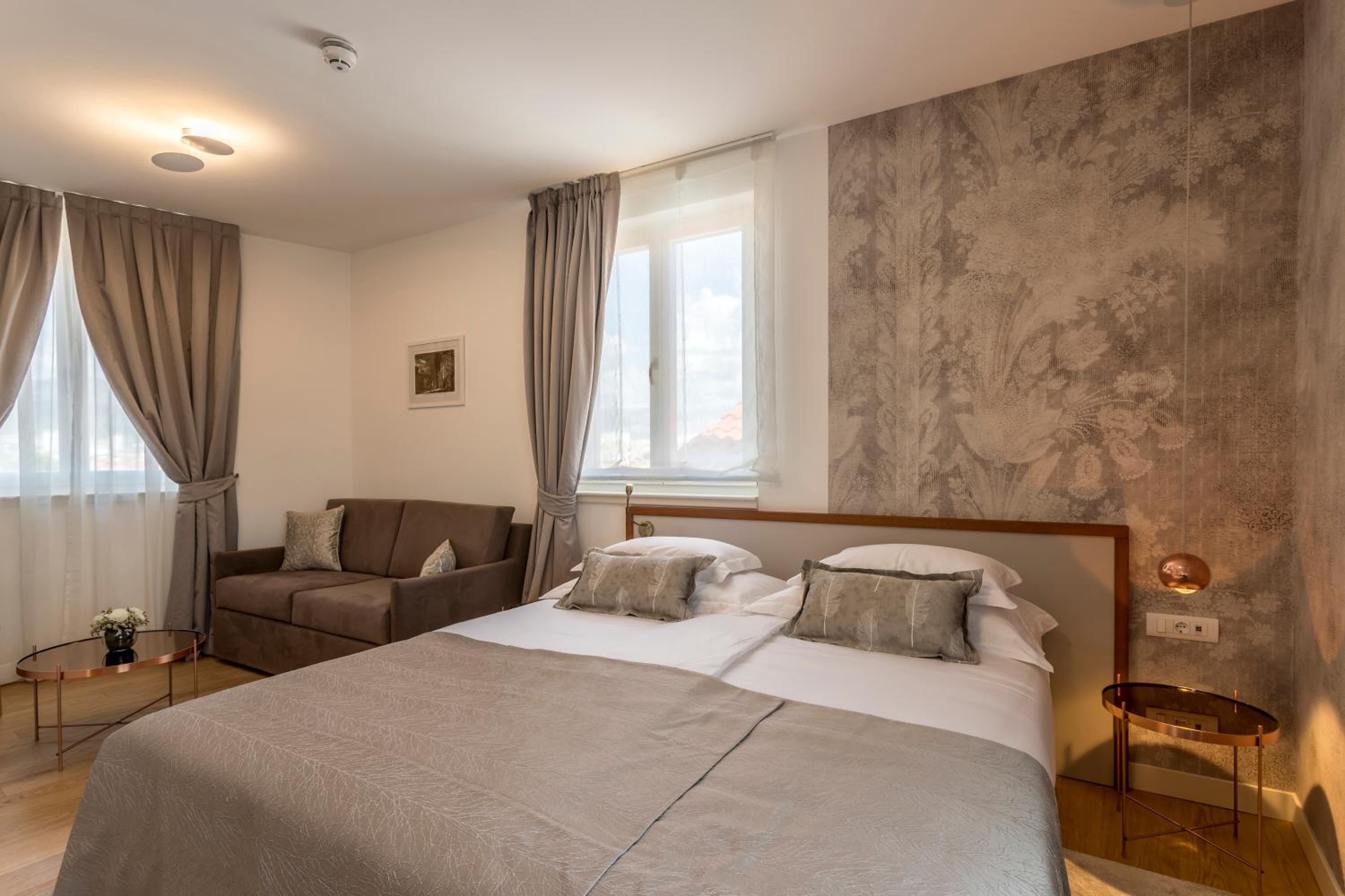 Double or Twin Room - Photo 5