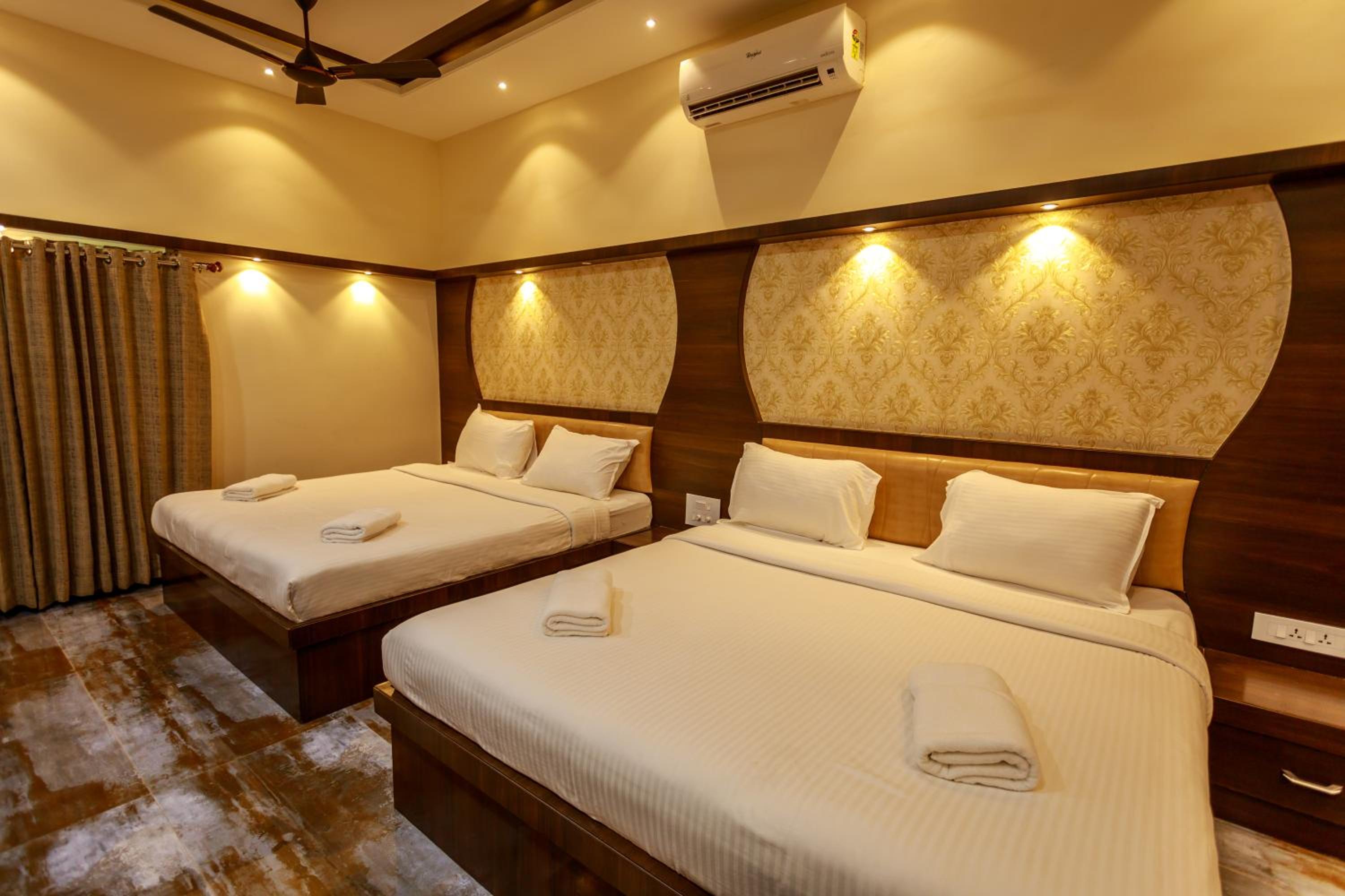 Deluxe Quadruple Room