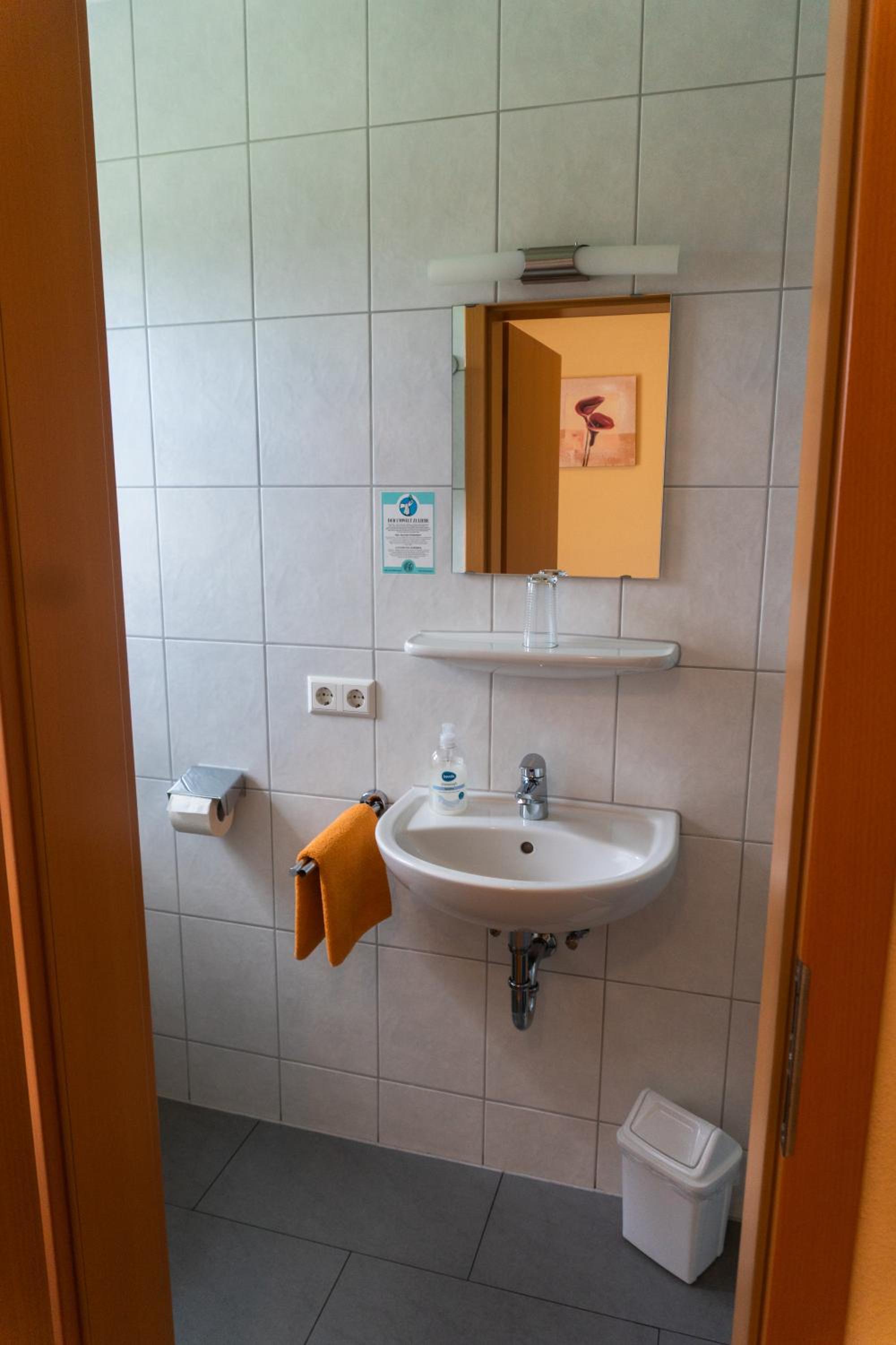 Single Room photo 2