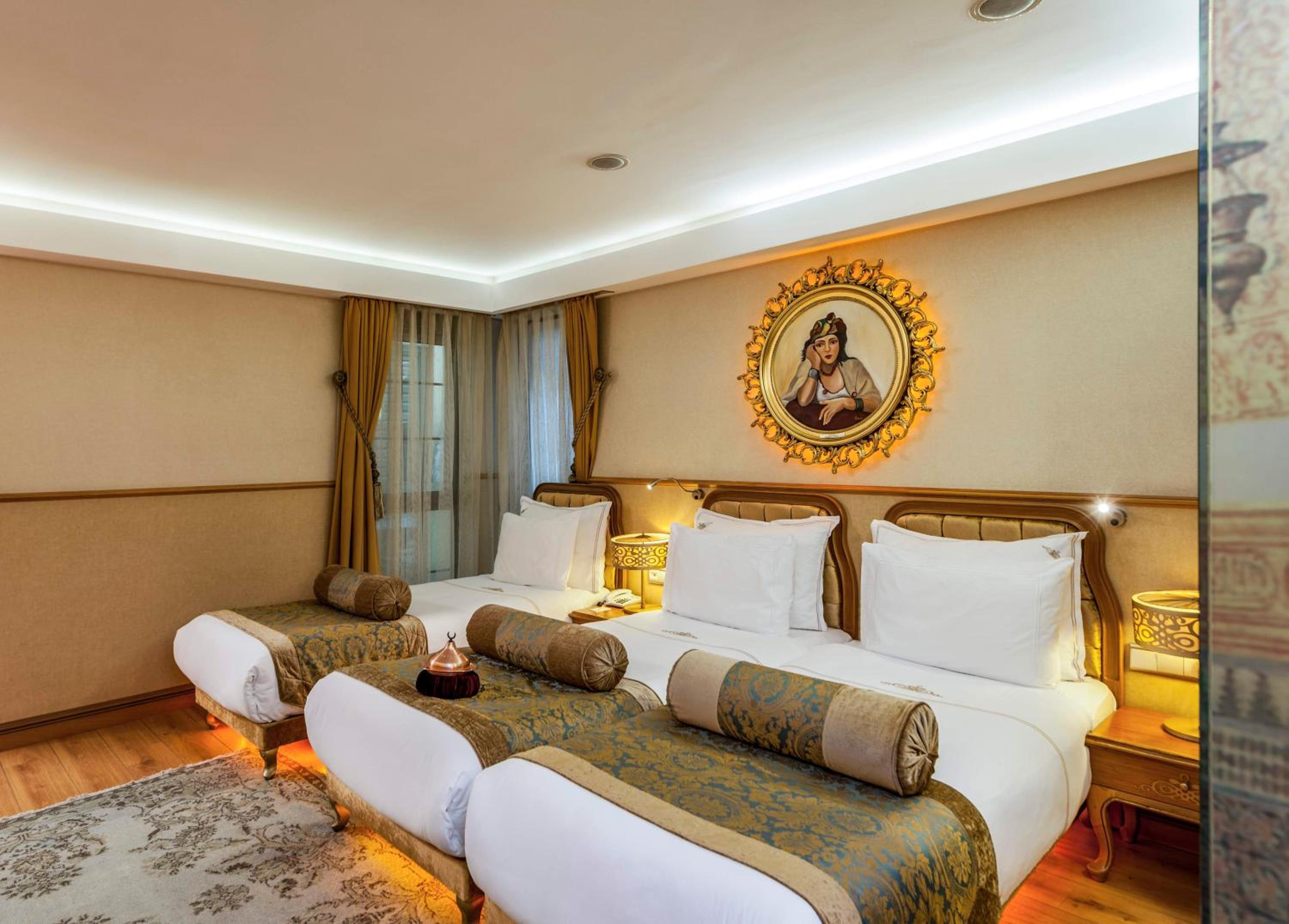 Double Room with Extra Bed photo 2