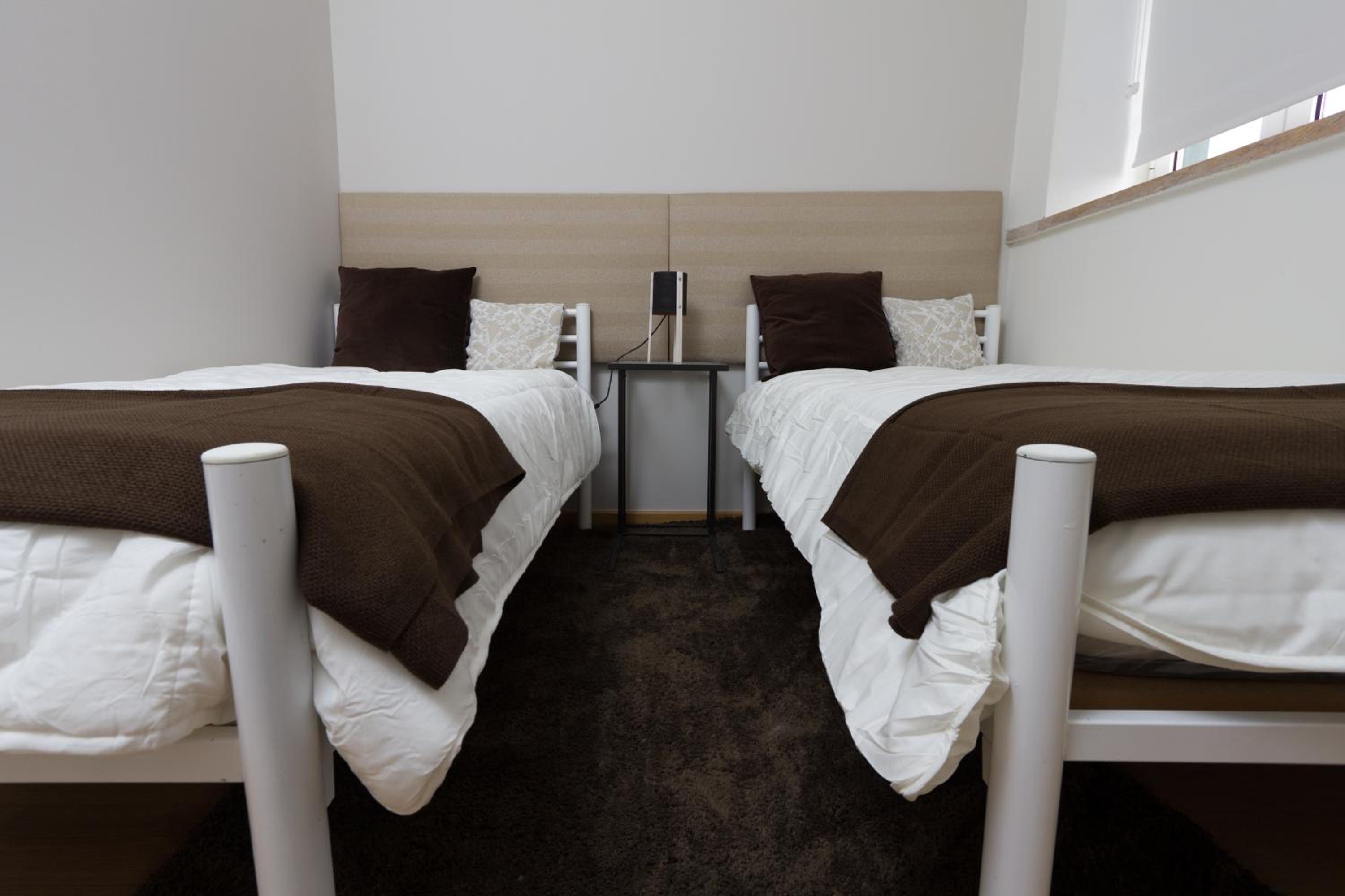 Twin Room with Private Bathroom - Photo 18
