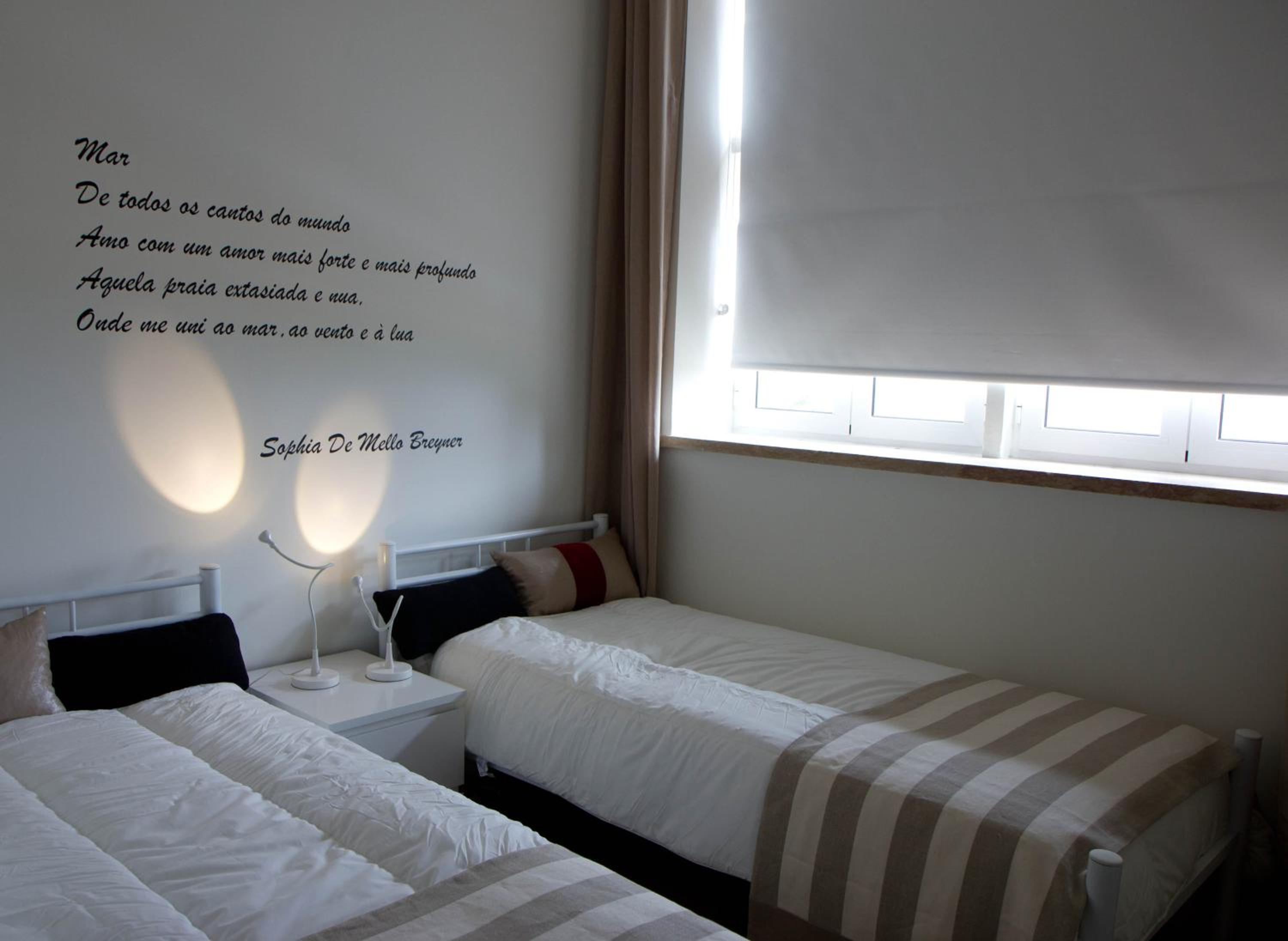 Twin Room with Private Bathroom - Photo 25