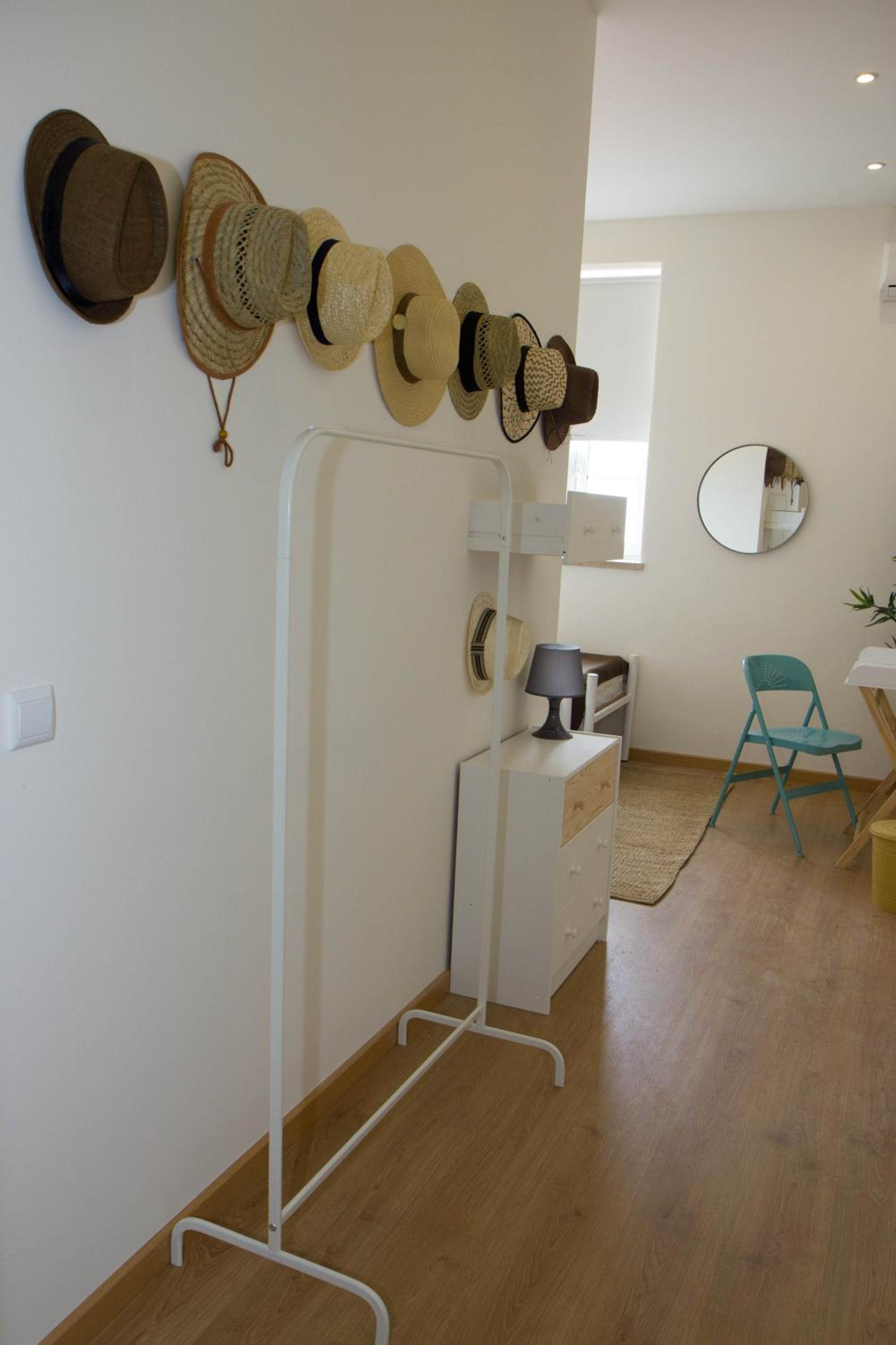 Twin Room with Private Bathroom - Photo 26