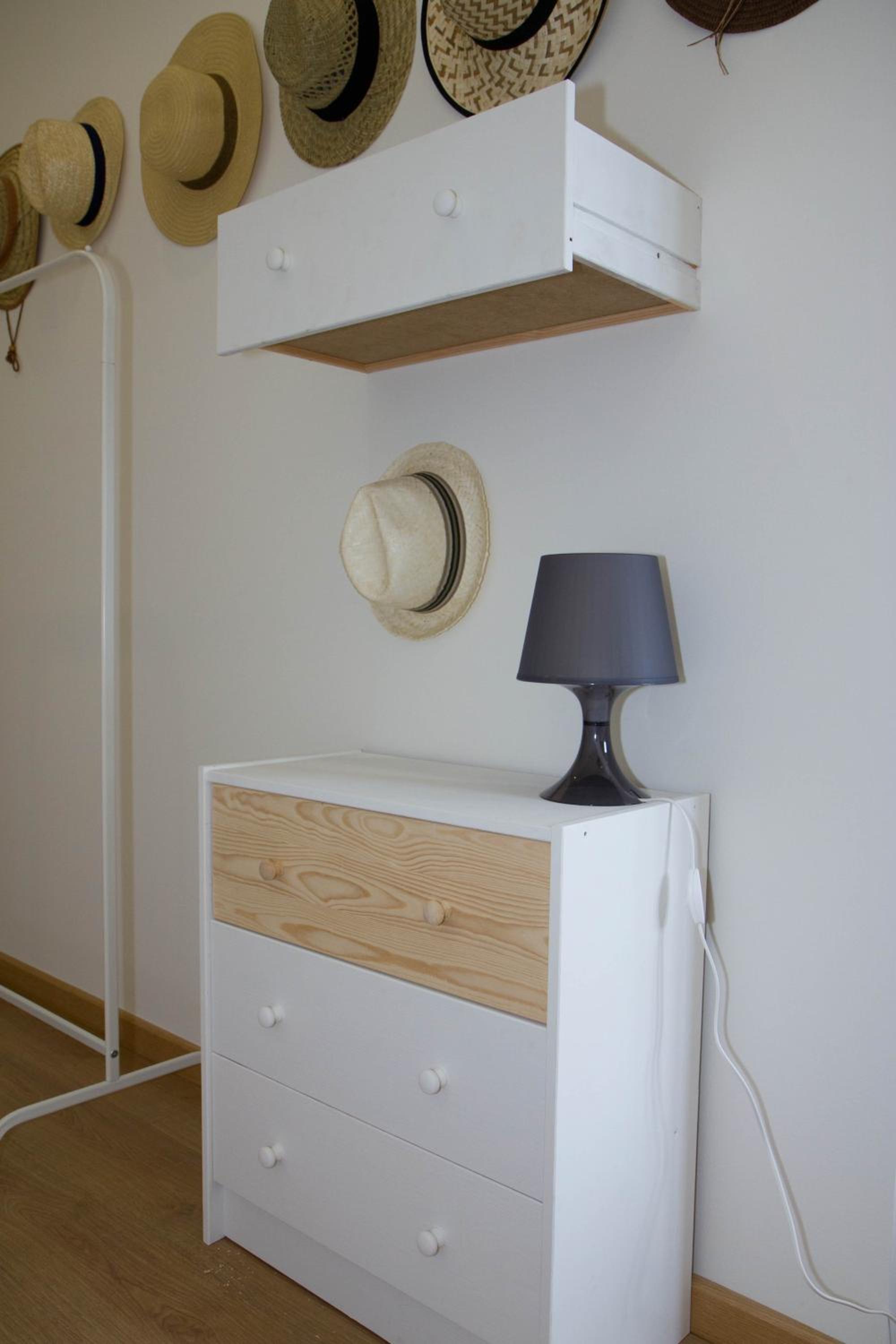 Twin Room with Private Bathroom - Photo 27